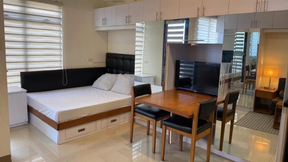 Mabolo Garden A4 Near Ayala Mall Free Gym Pool Aparthotel