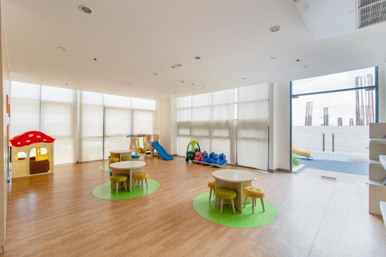 Omp 15c-t2, Seaview, Pool & Access, Near Airport, Fast Wi-fi, Netflix *