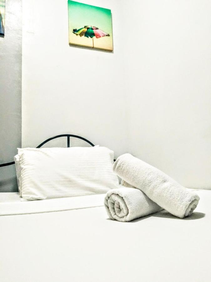 Barrio House Mactan Hotel 2*