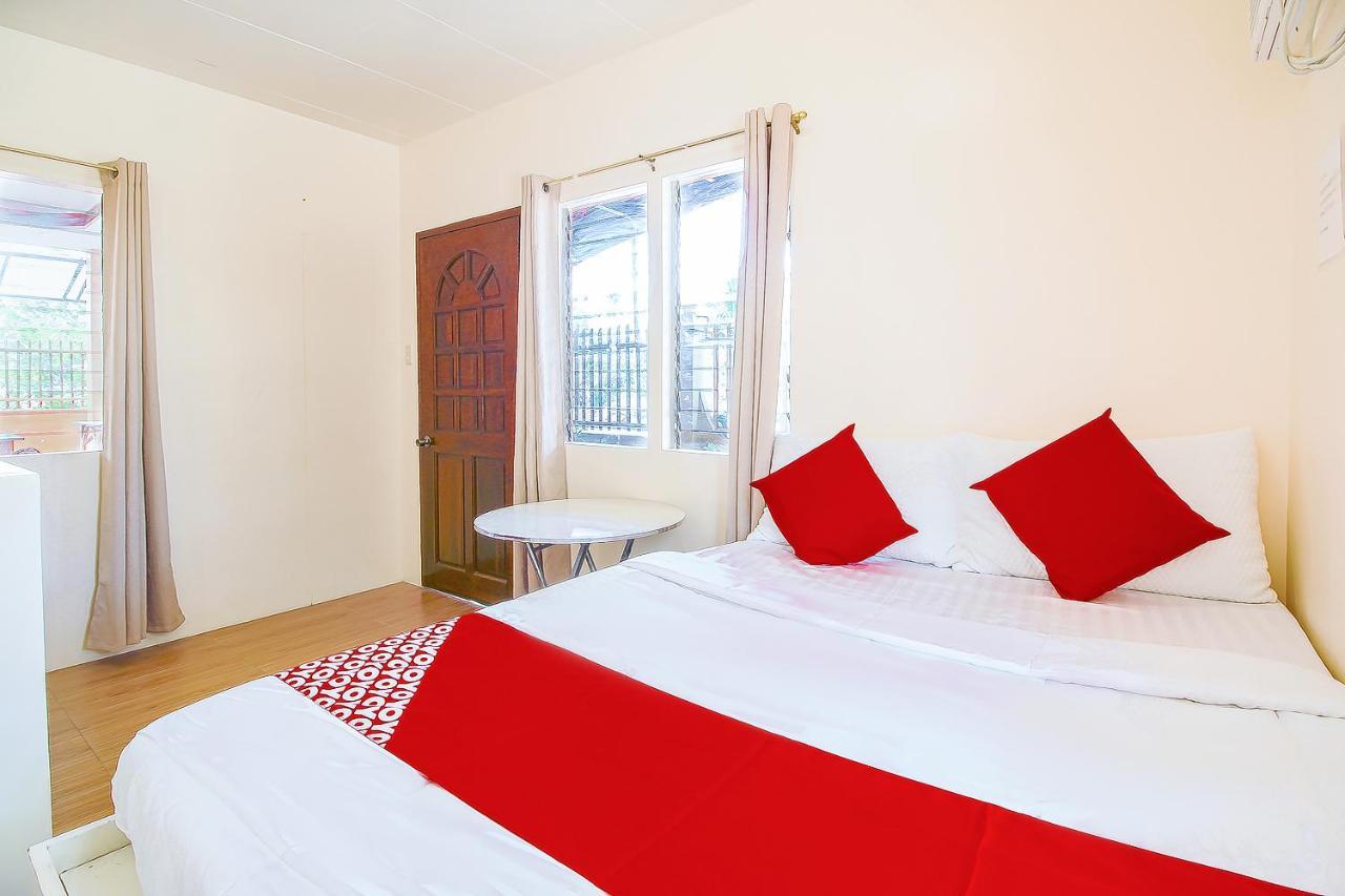Oyo 770 J5 & Restobar Hotel 3*