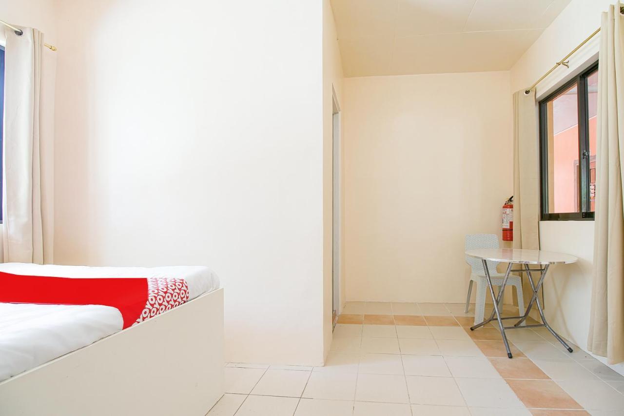 Hotel Oyo 770 J5 & Restobar
