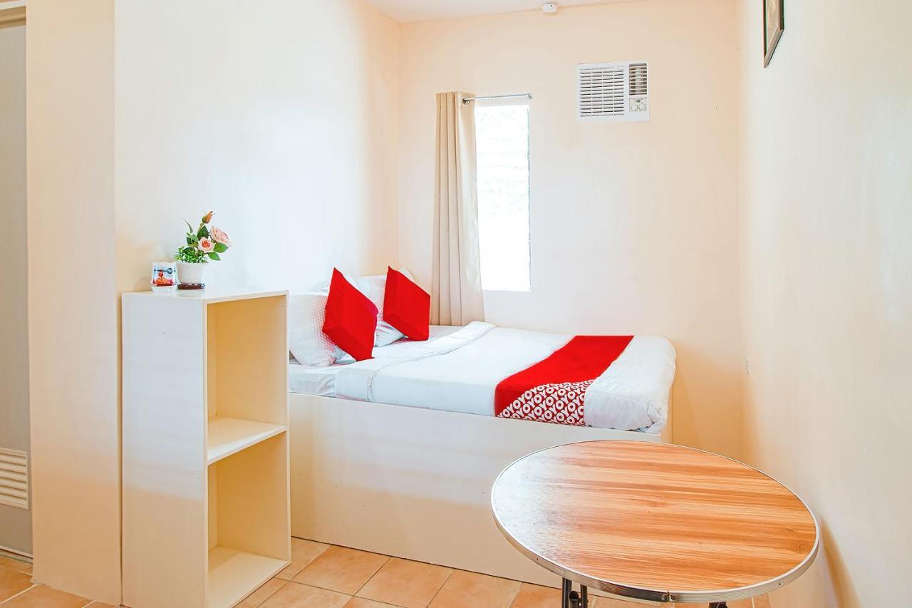 Oyo 770 J5 & Restobar Hotel Moalboal