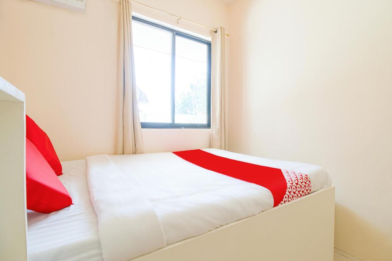 Hotel Oyo 770 J5 & Restobar Moalboal
