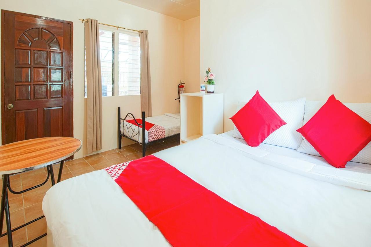 Hotel Oyo 770 J5 & Restobar 3*