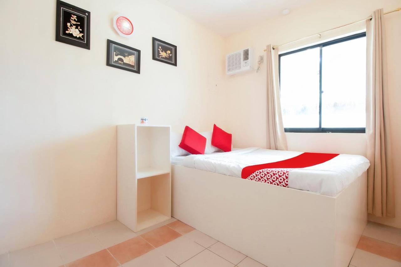 Oyo 770 J5 & Restobar Hotel Moalboal