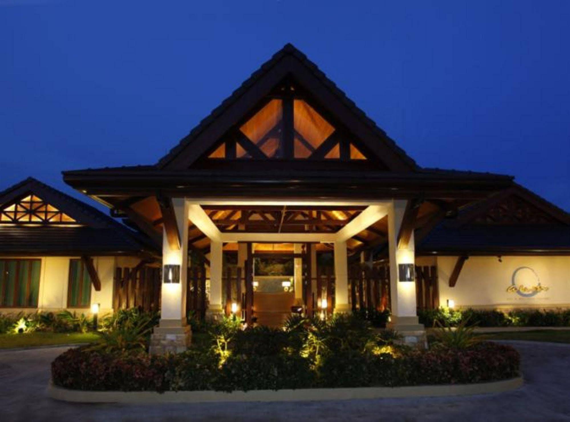 Crimson And - Mactan Island, Cebu Resort