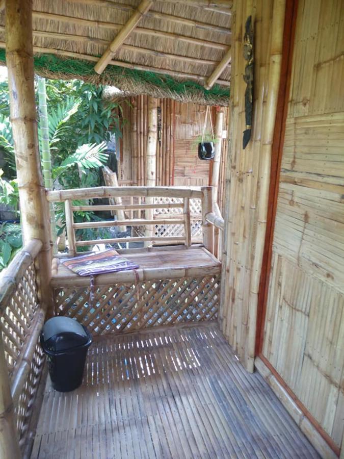 Titanic's Nipa Hut Hostel Moalboal