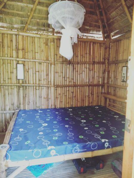 Titanic's Nipa Hut Hostel Moalboal