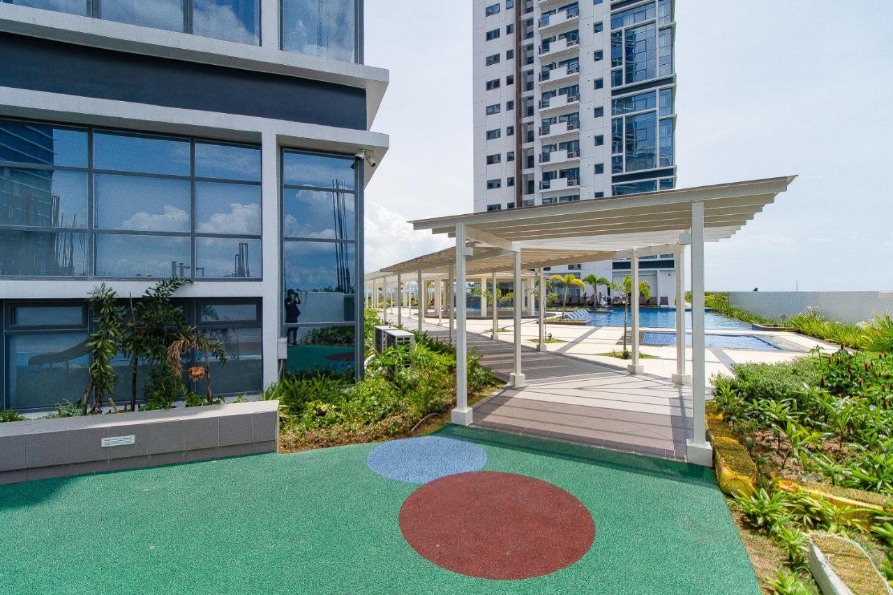 Apartment Omp 15c-t2, Seaview, Pool & Access, Near Airport, Fast Wi-fi, Netflix