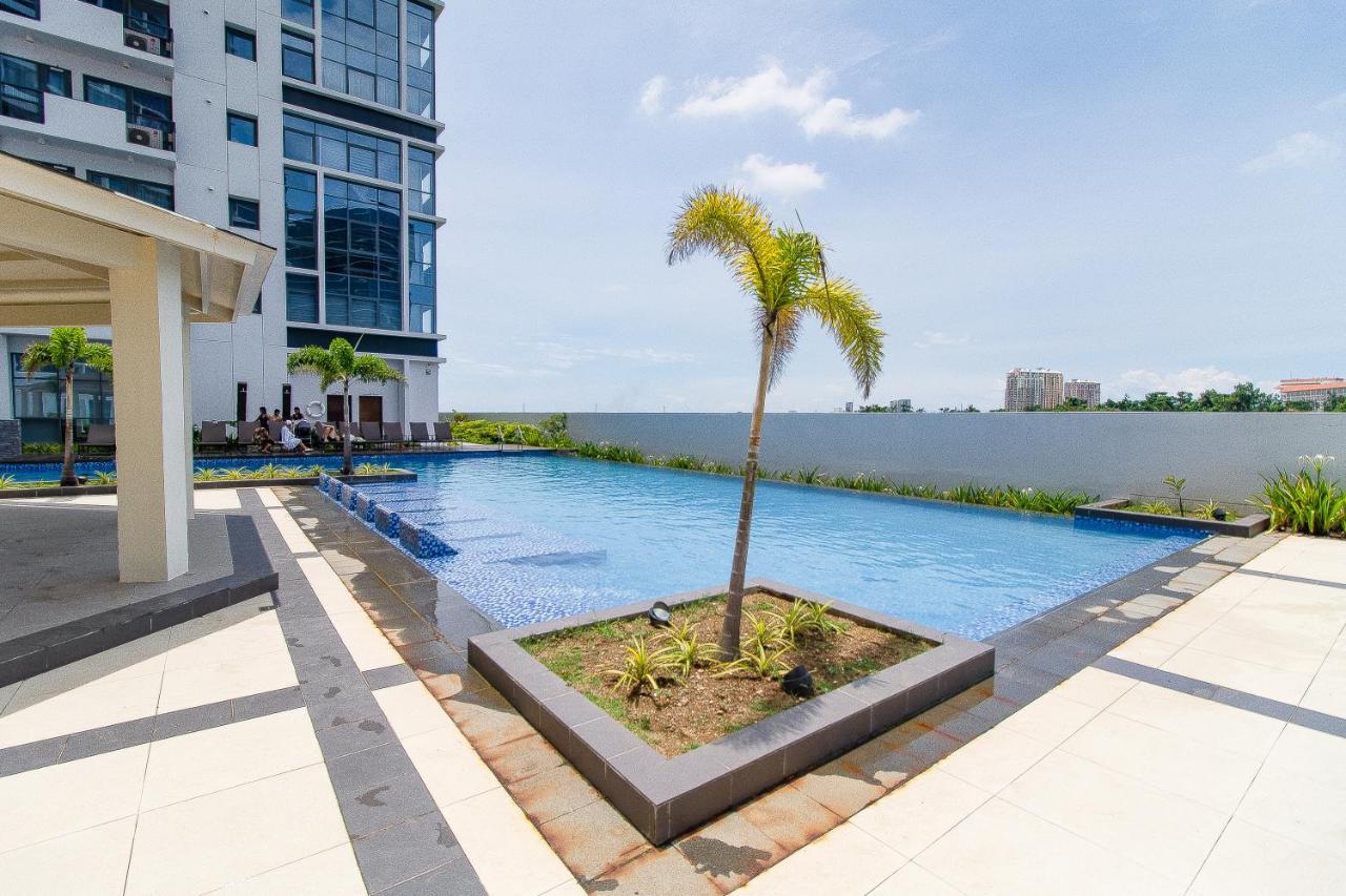 Omp 15c-t2, Seaview, Pool & Access, Near Airport, Fast Wi-fi, Netflix *