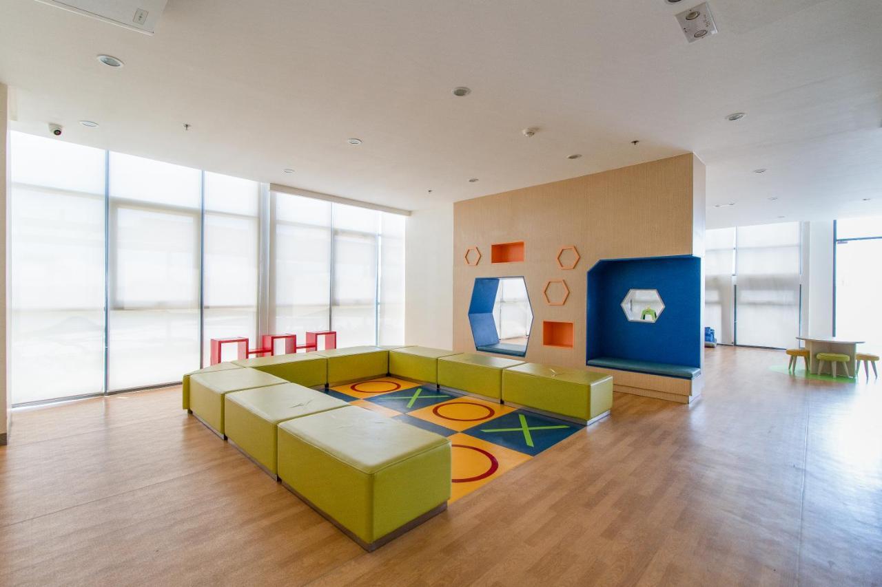 Omp 15c-t2, Seaview, Pool & Access, Near Airport, Fast Wi-fi, Netflix *