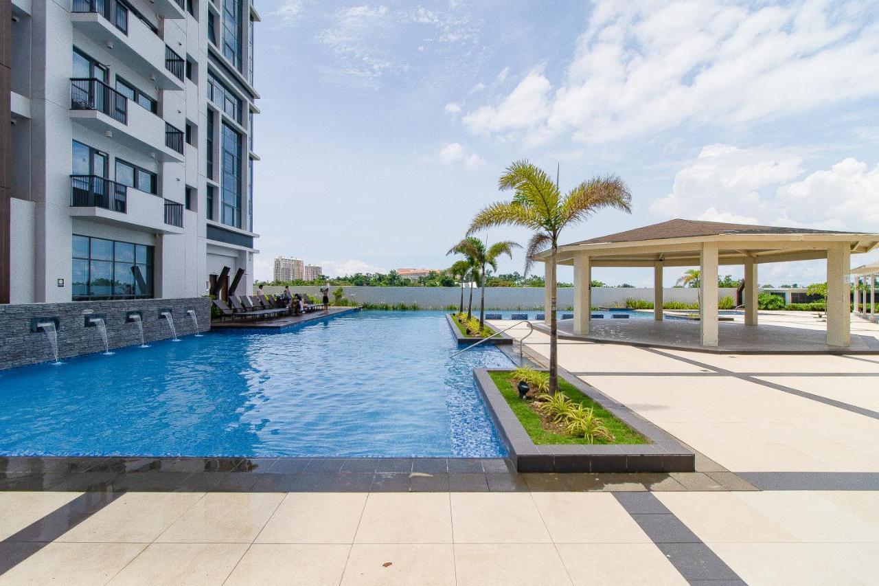 Omp 15c-t2, Seaview, Pool & Access, Near Airport, Fast Wi-fi, Netflix Apartment *