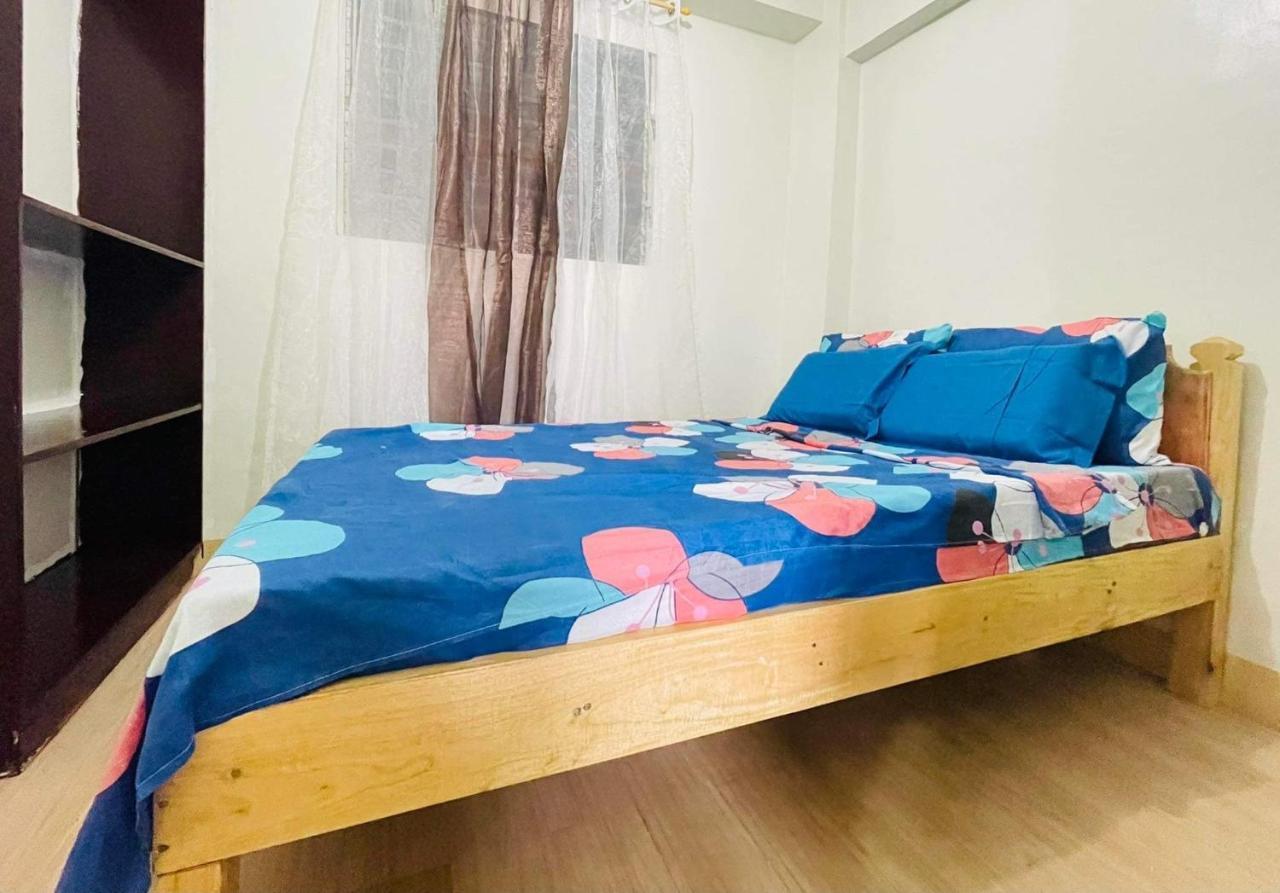 Apartment Alex's Place - U403 B11 Mactan Oasis Gardens Condominium No Elevator
