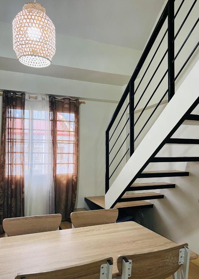 Alex's Place - U403 B11 Mactan Oasis Gardens Condominium No Elevator Apartment
