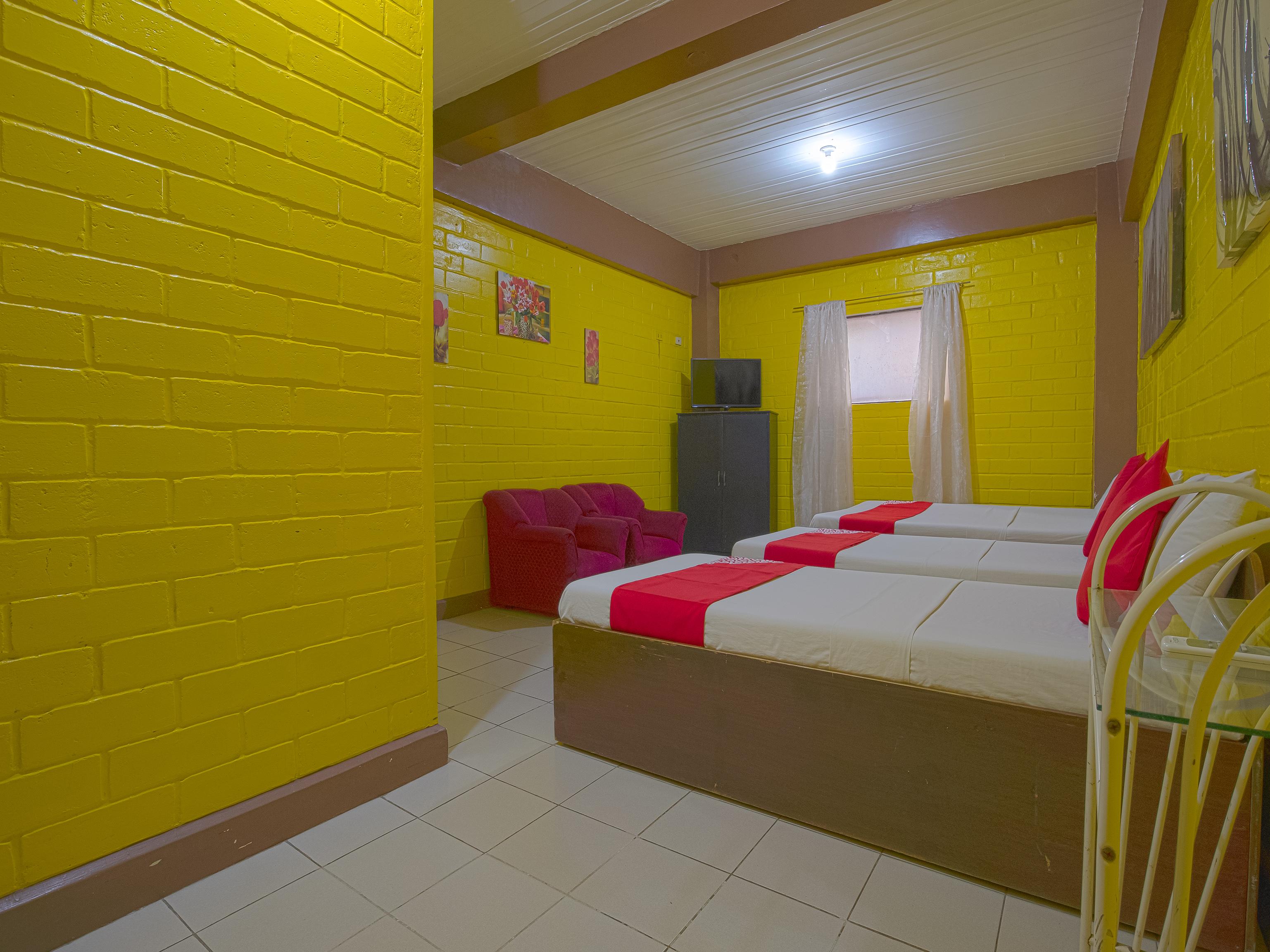 Reddoorz At La Maria And Tourist Hotel 3*