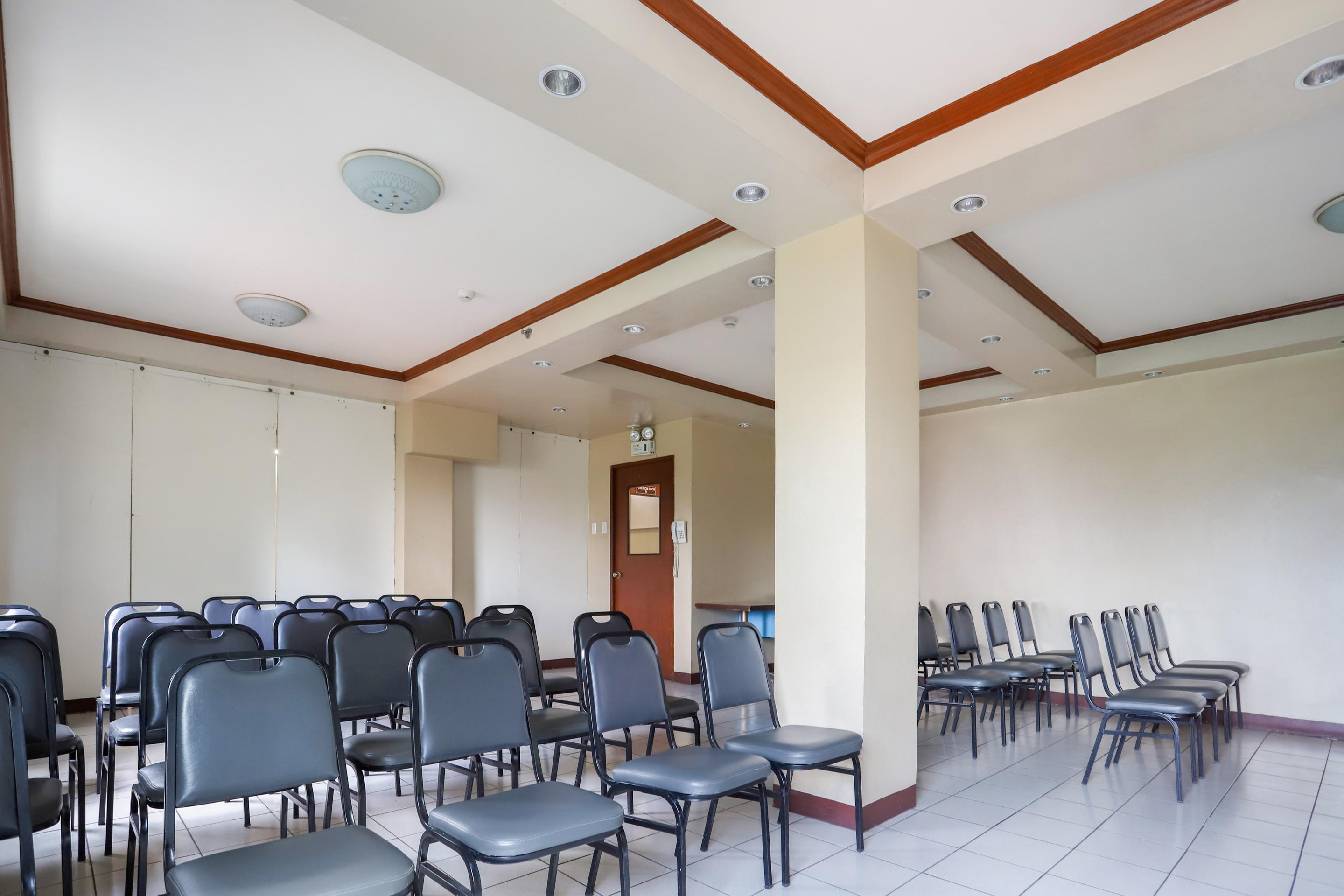 Oyo 210 Apple Tree Hotel
