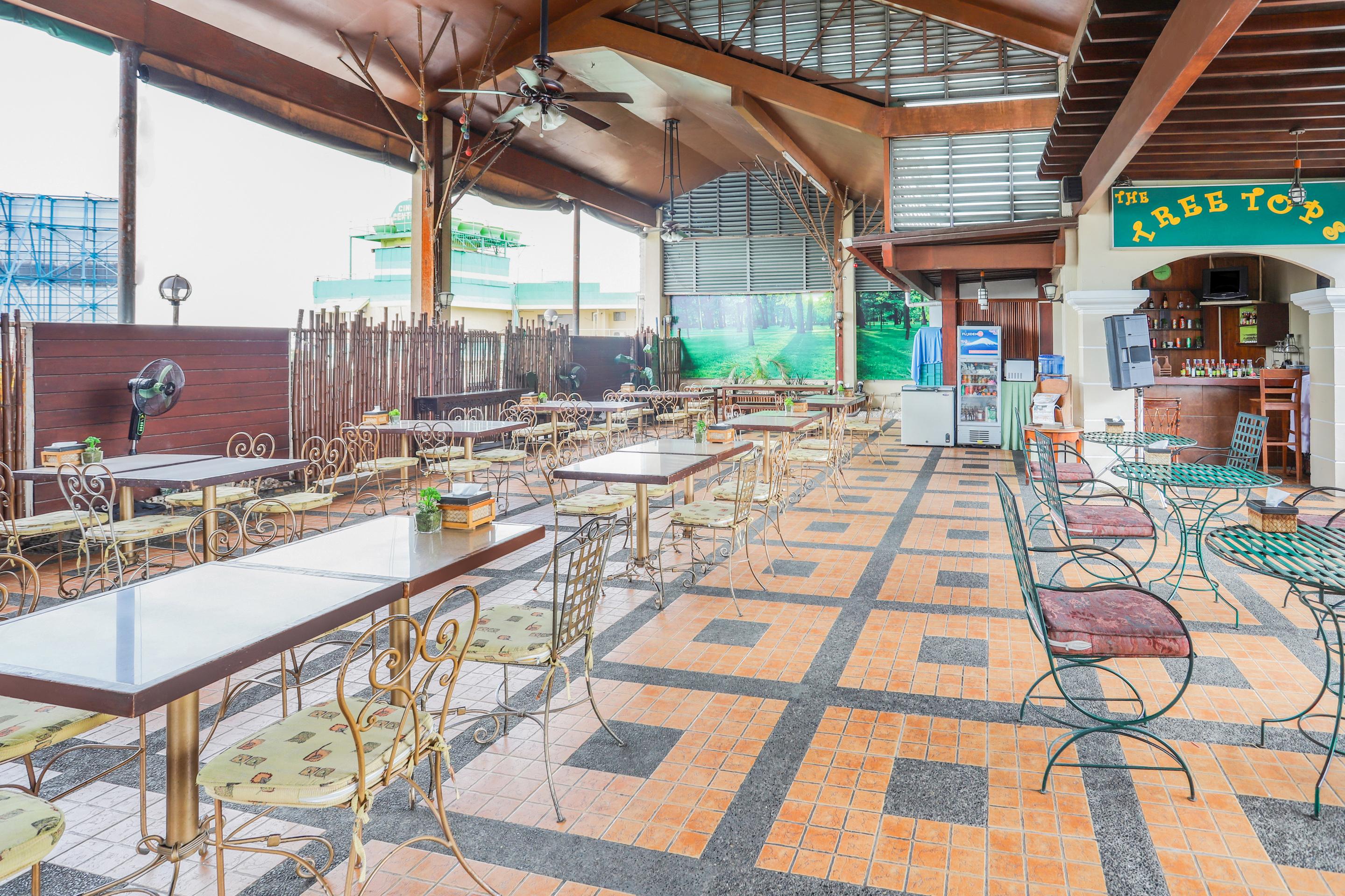 Hotel Oyo 210 Apple Tree 3*