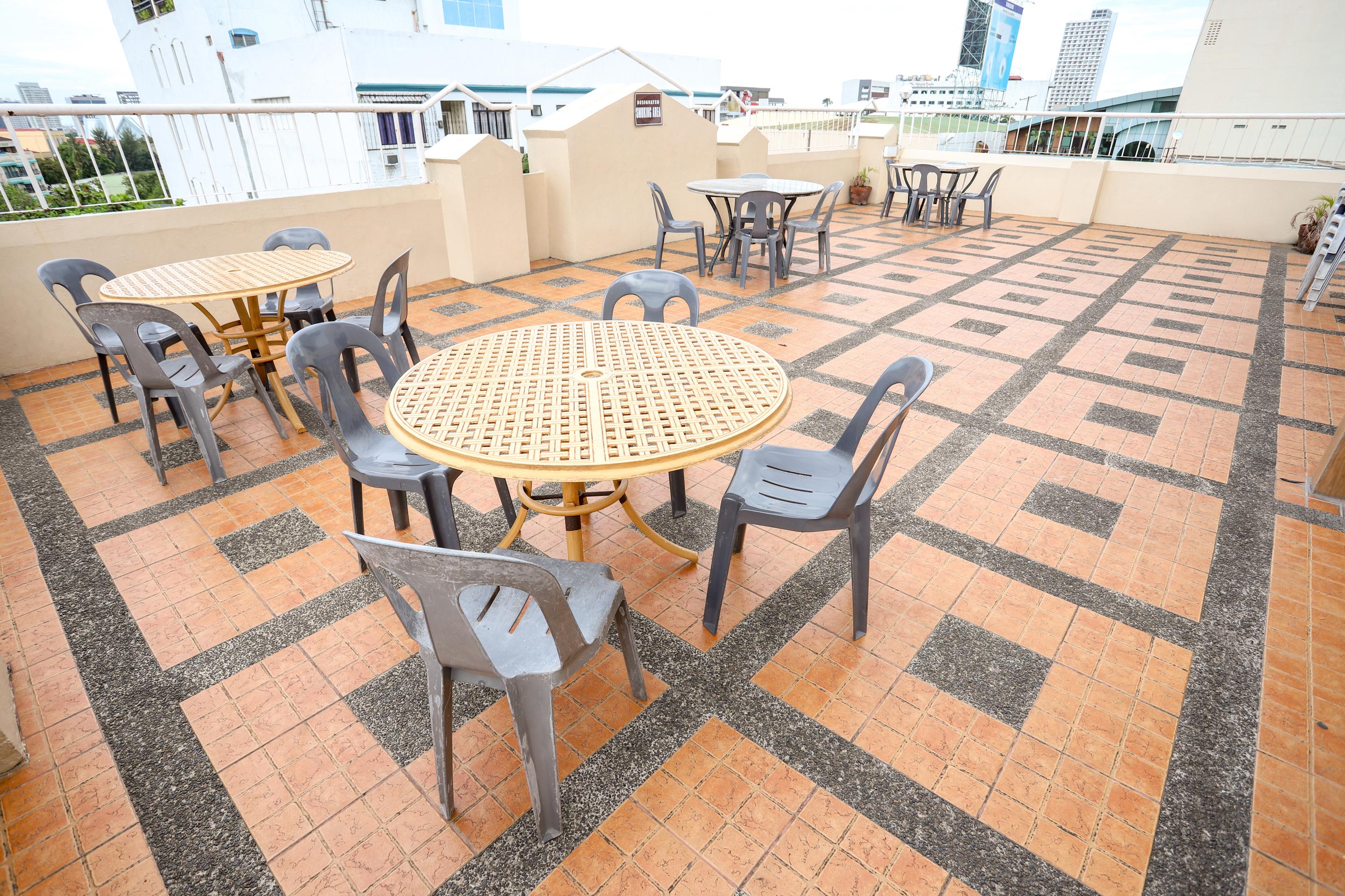 Oyo 210 Apple Tree 3*