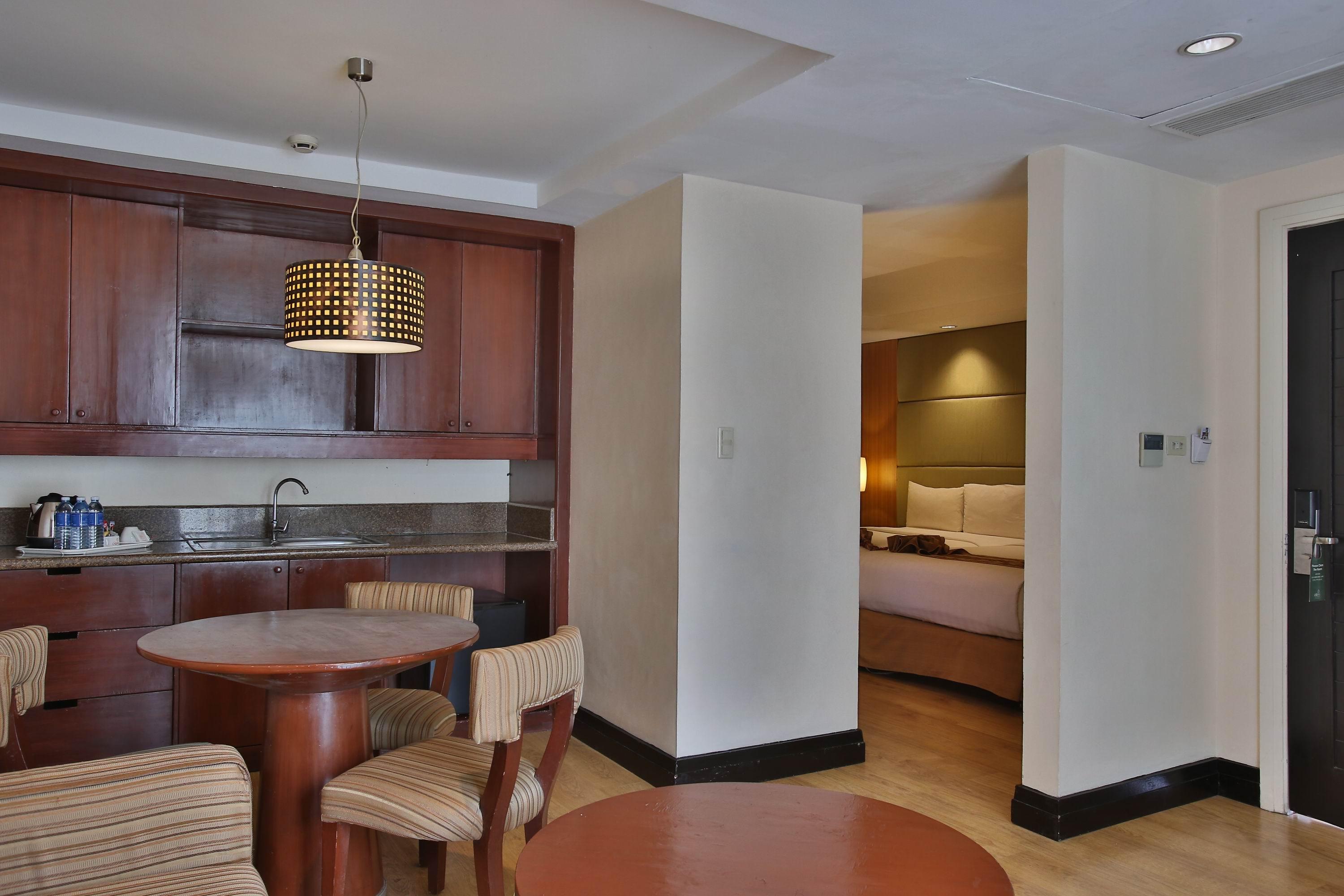 Crown Regency & Towers 4*