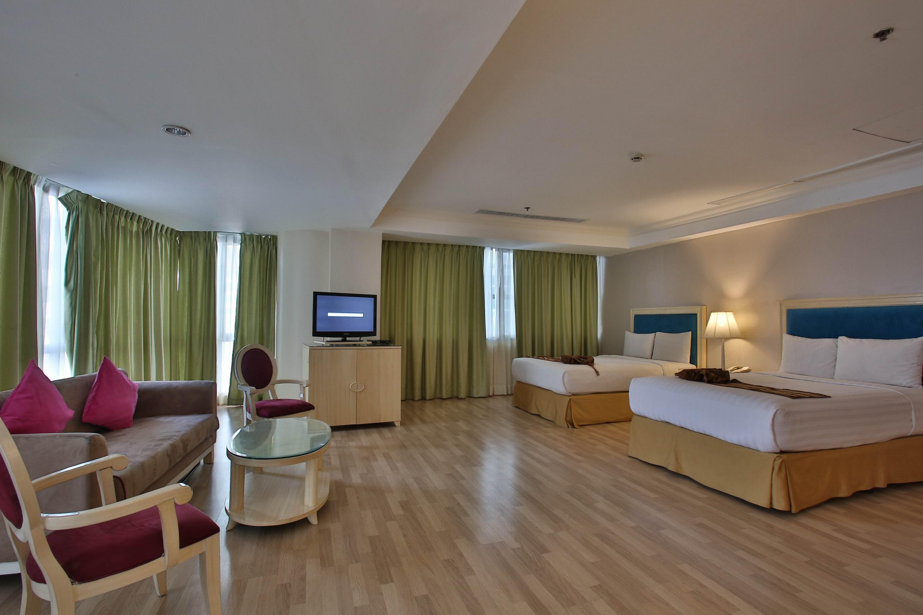 Crown Regency & Towers Hotel Cebu