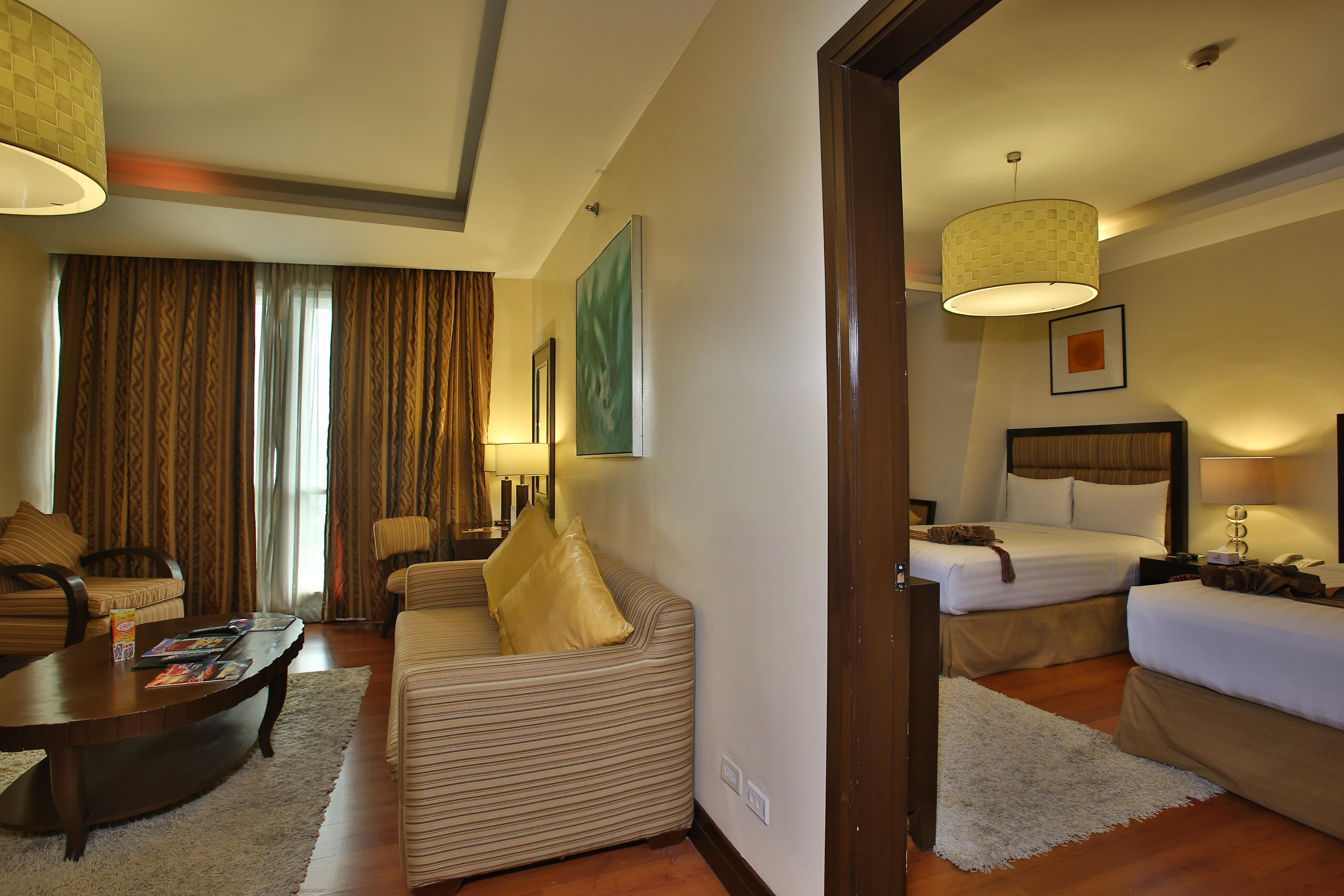 Crown Regency & Towers Hotel 4*