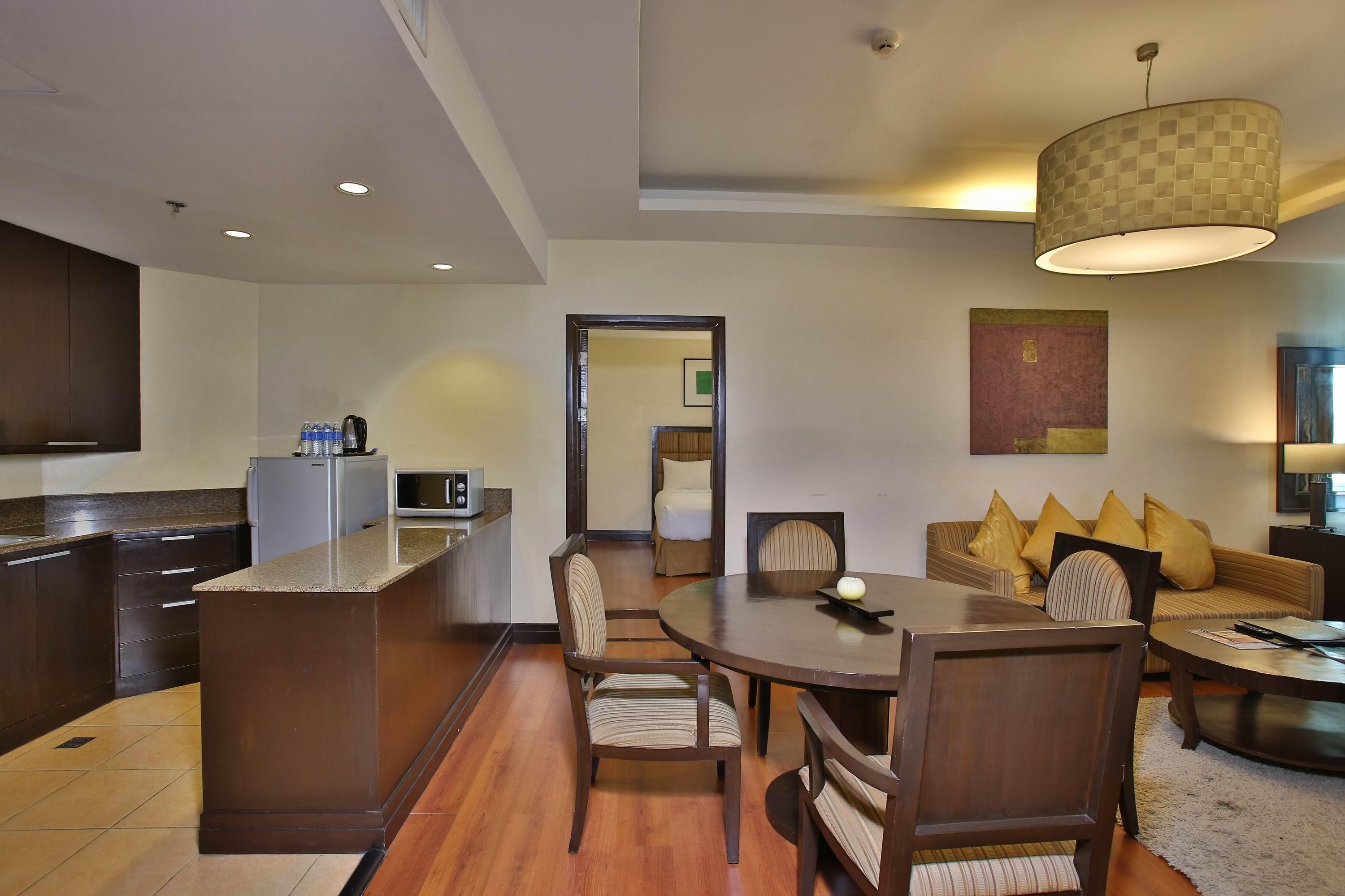Crown Regency & Towers Hotel Cebu
