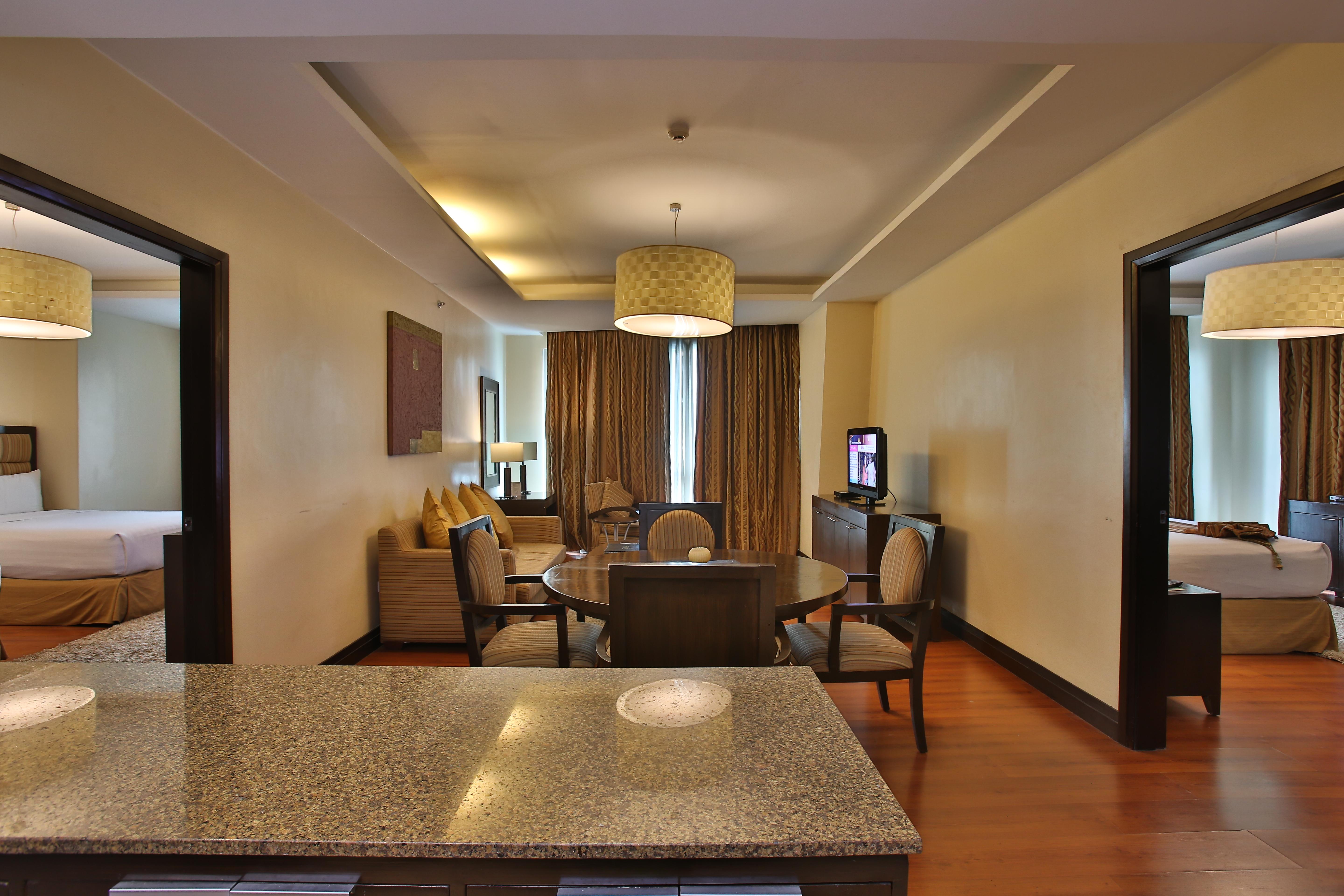 Crown Regency & Towers Hotel Cebu