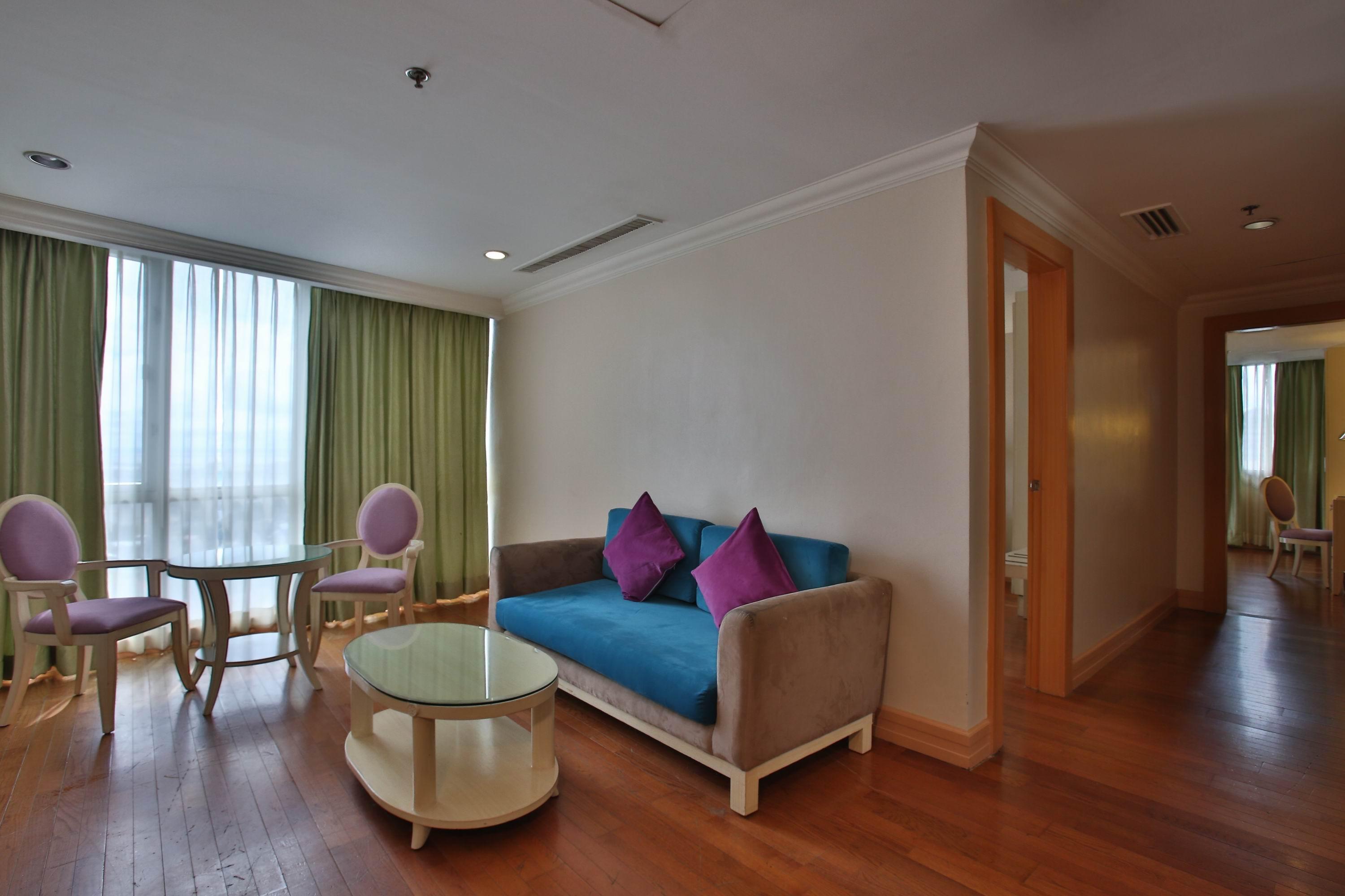 Crown Regency & Towers 4* Cebu