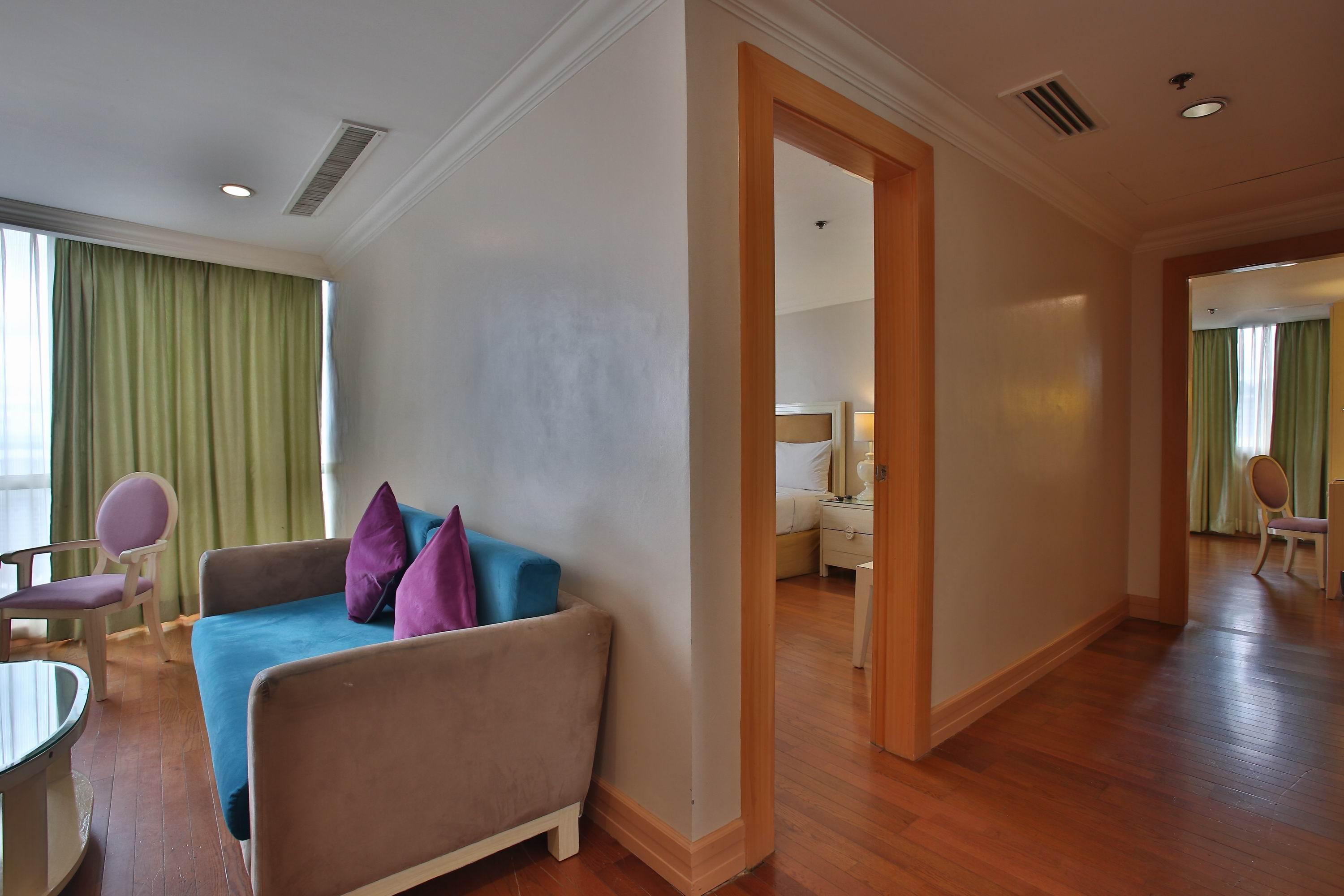 Hotel Crown Regency & Towers Cebu