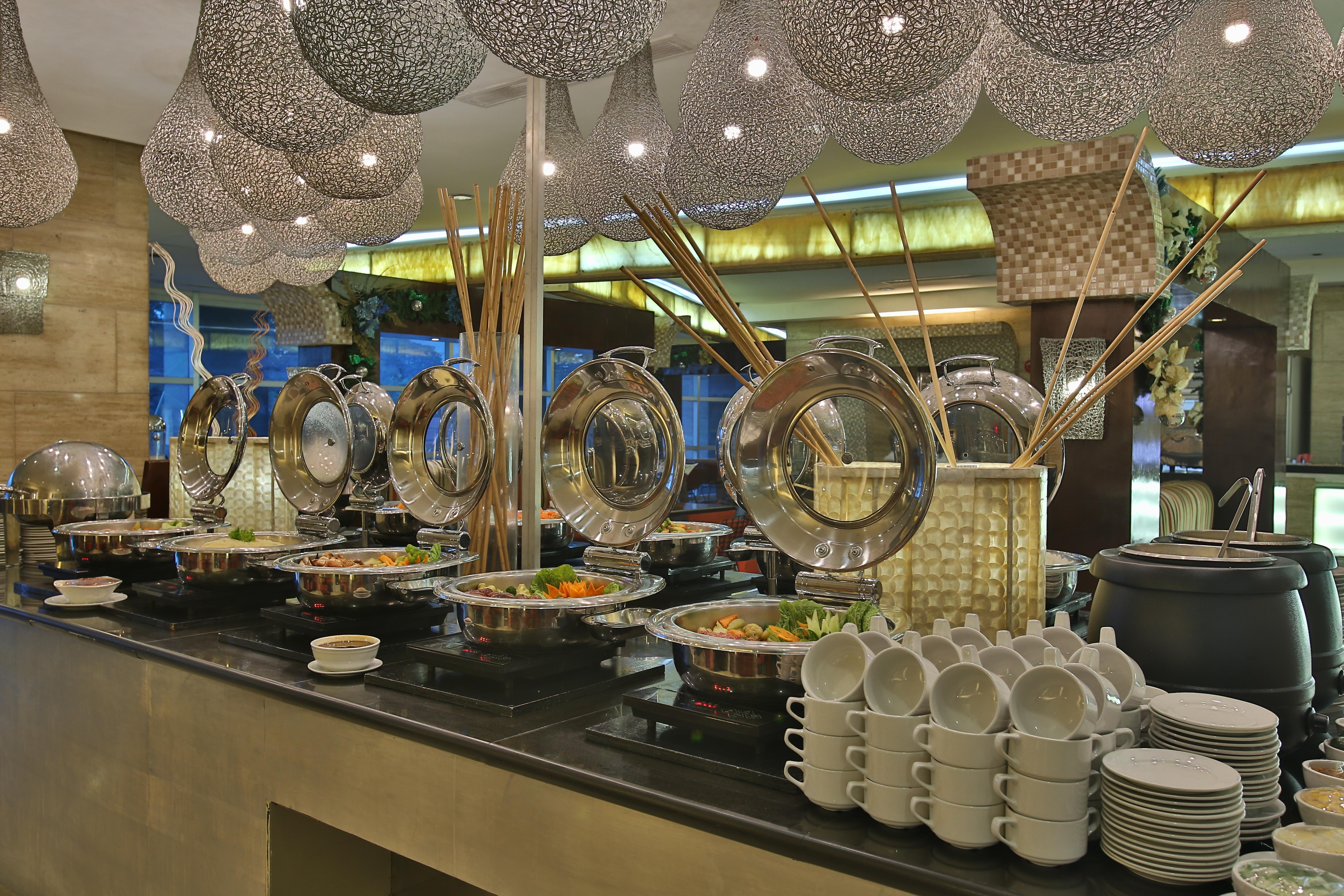 Hotel Crown Regency & Towers