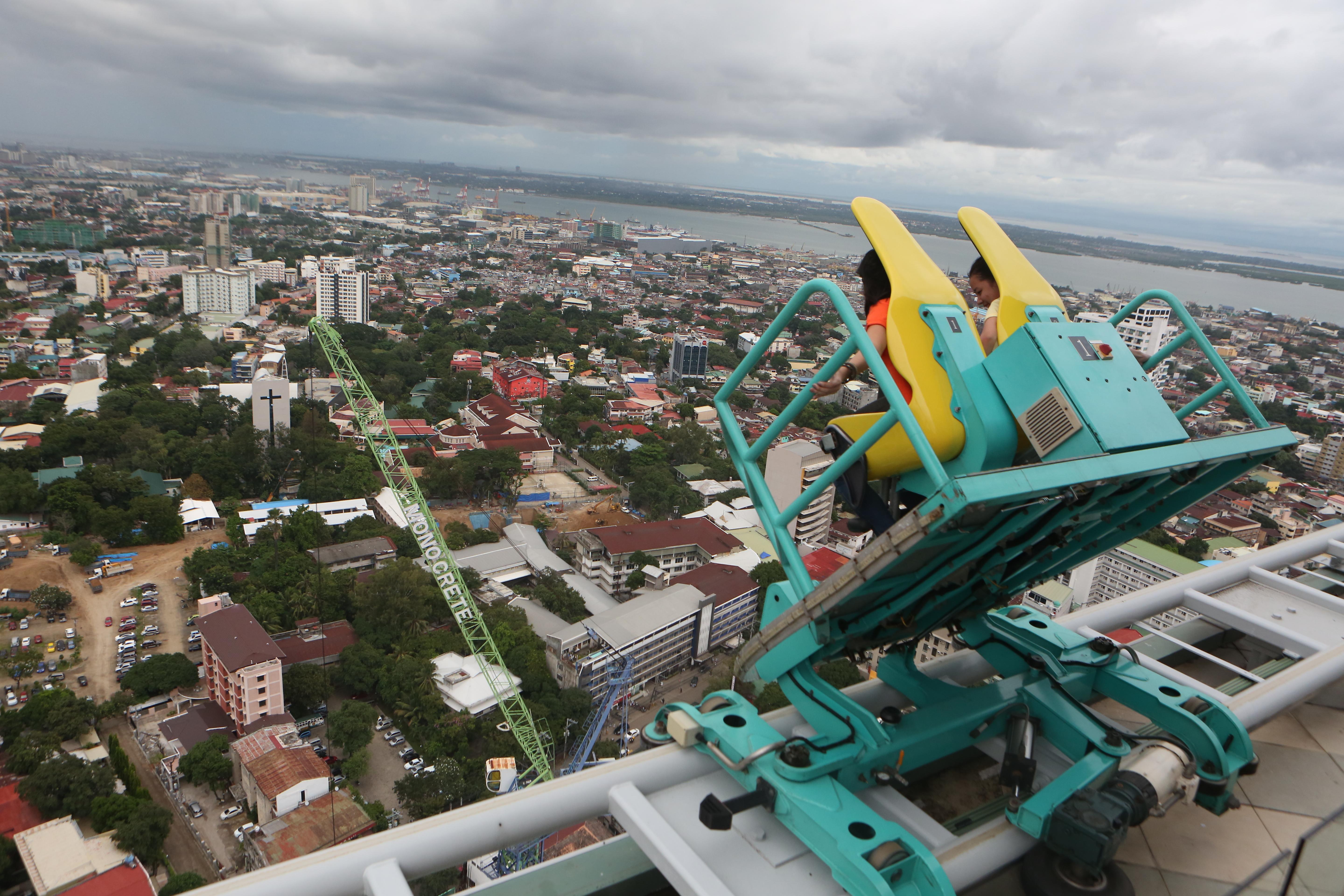 Hotel Crown Regency & Towers 4*