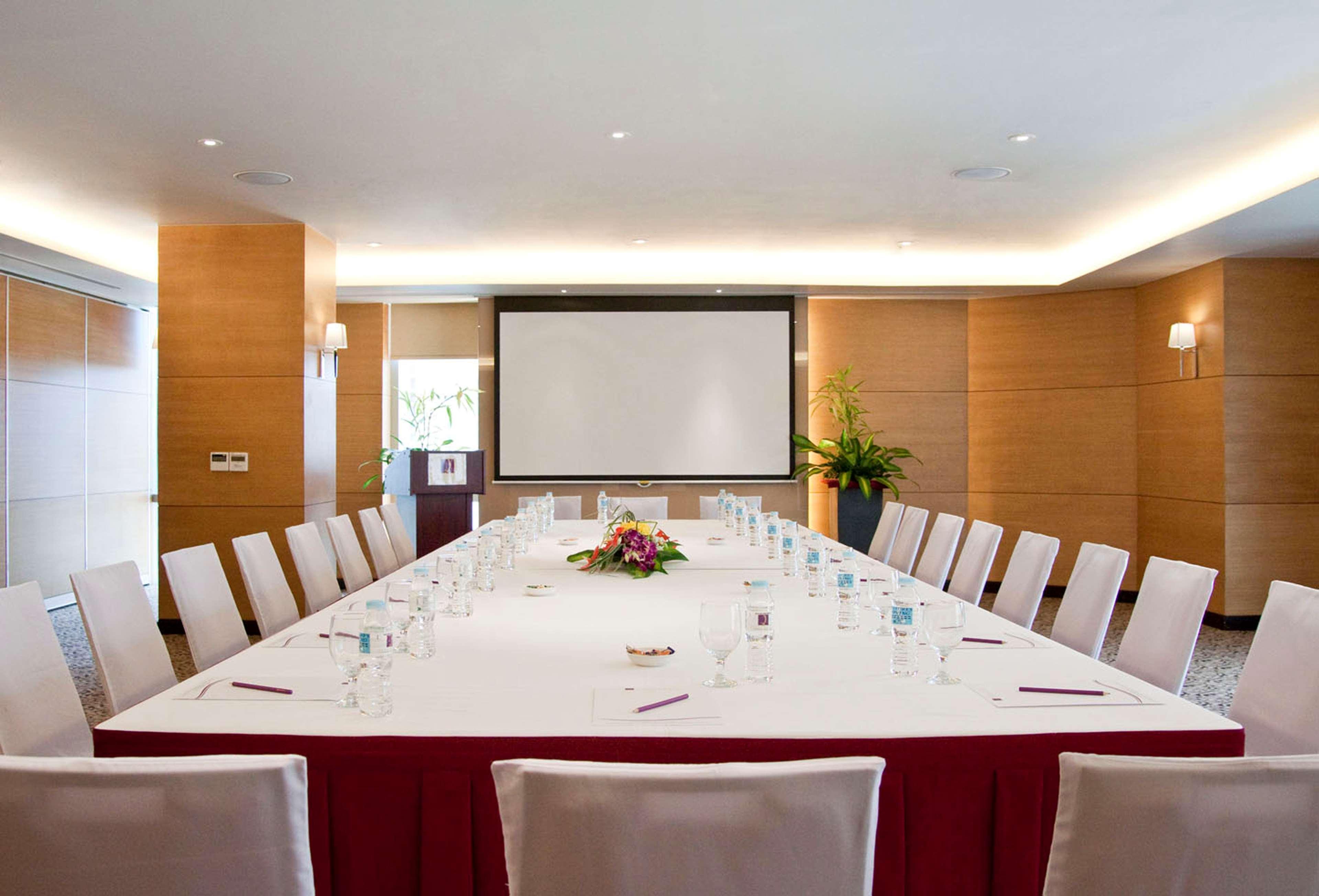 Quest & Conference Center Hotel