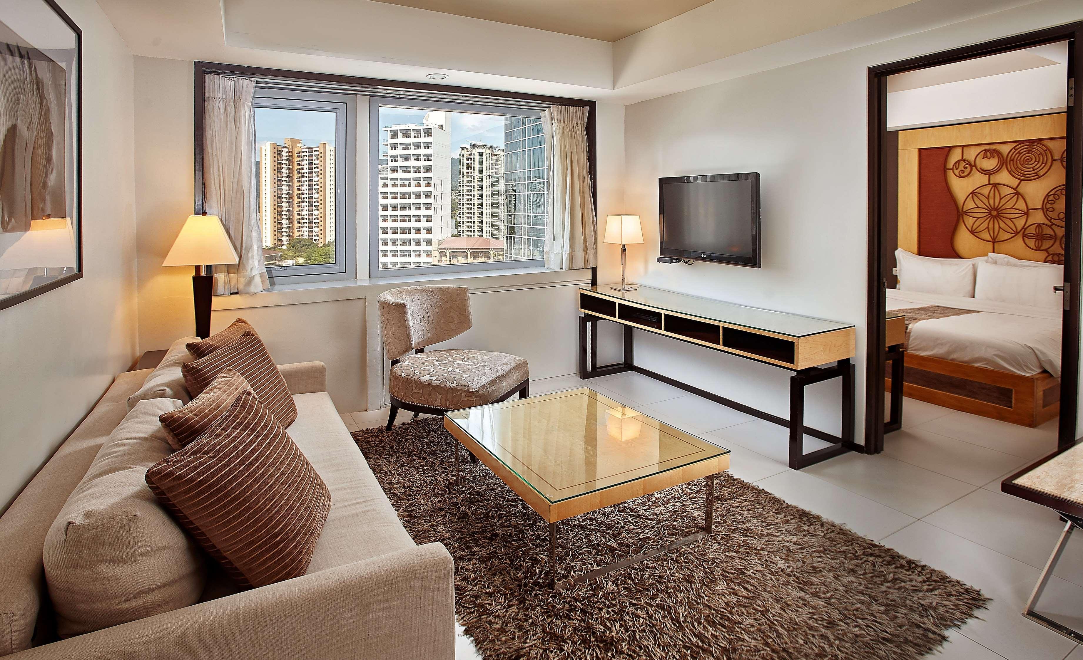 Hotel Quest & Conference Center 3*