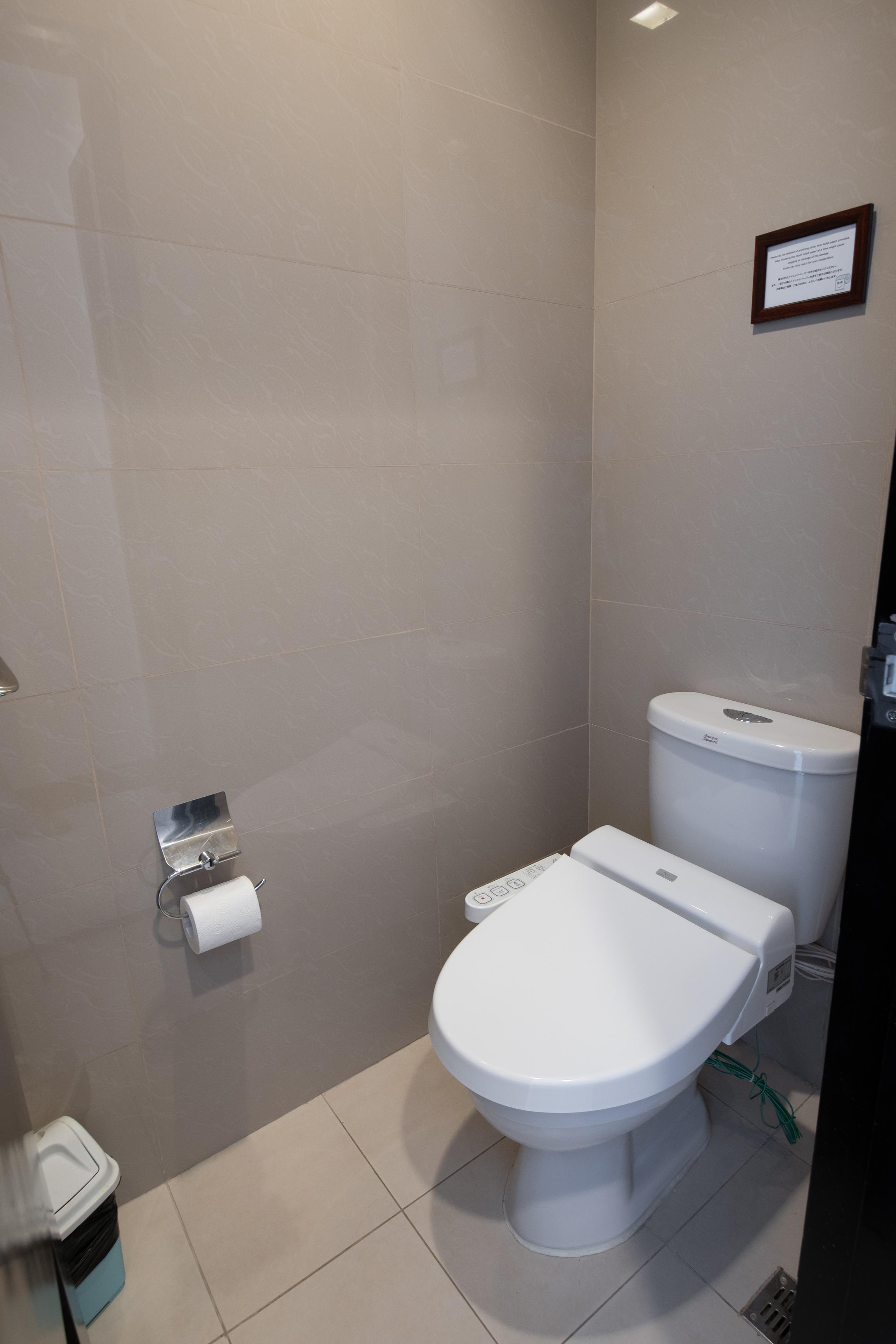 8 Newtown Boulevard Apartment *