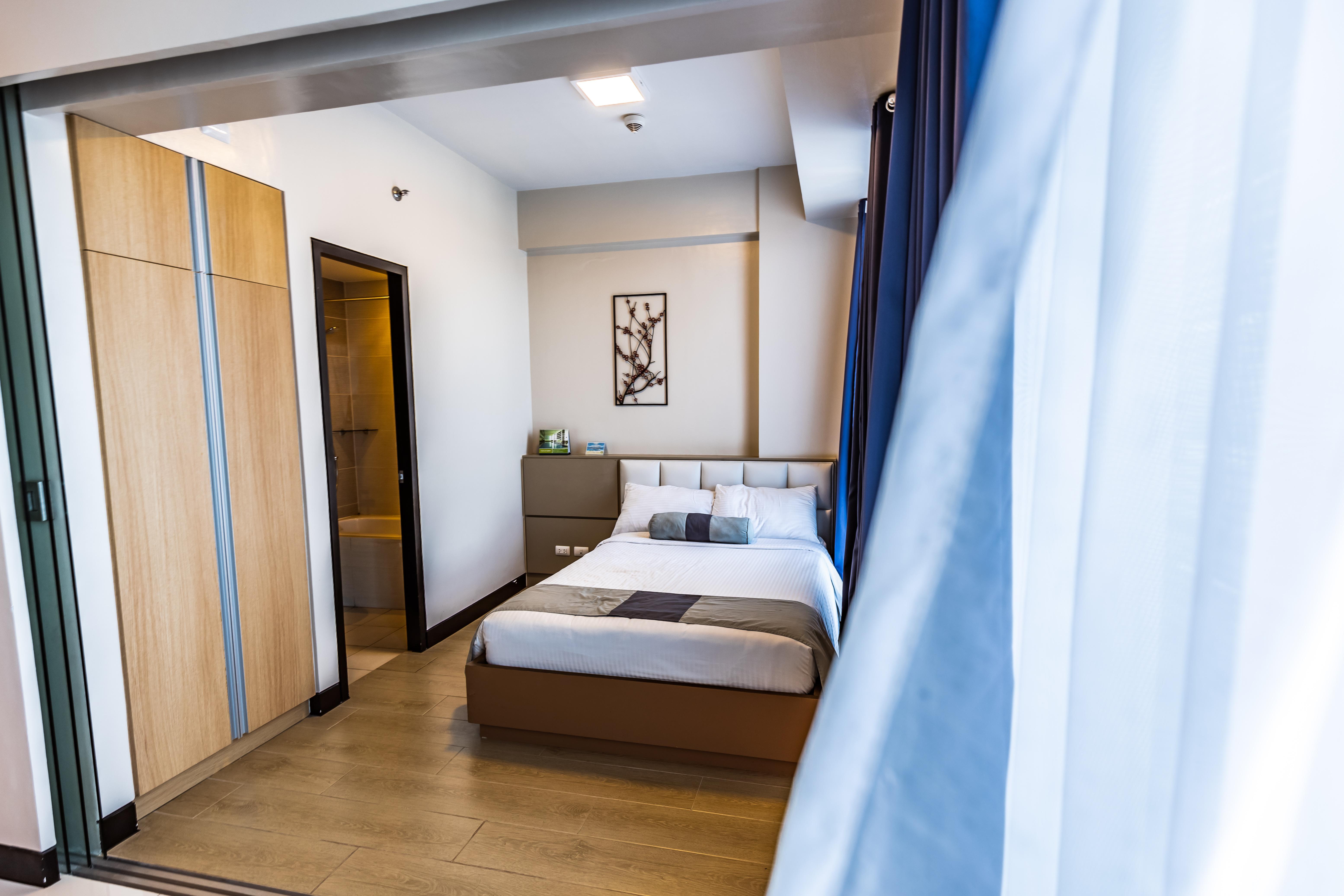 8 Newtown Boulevard * Lapu-Lapu City
