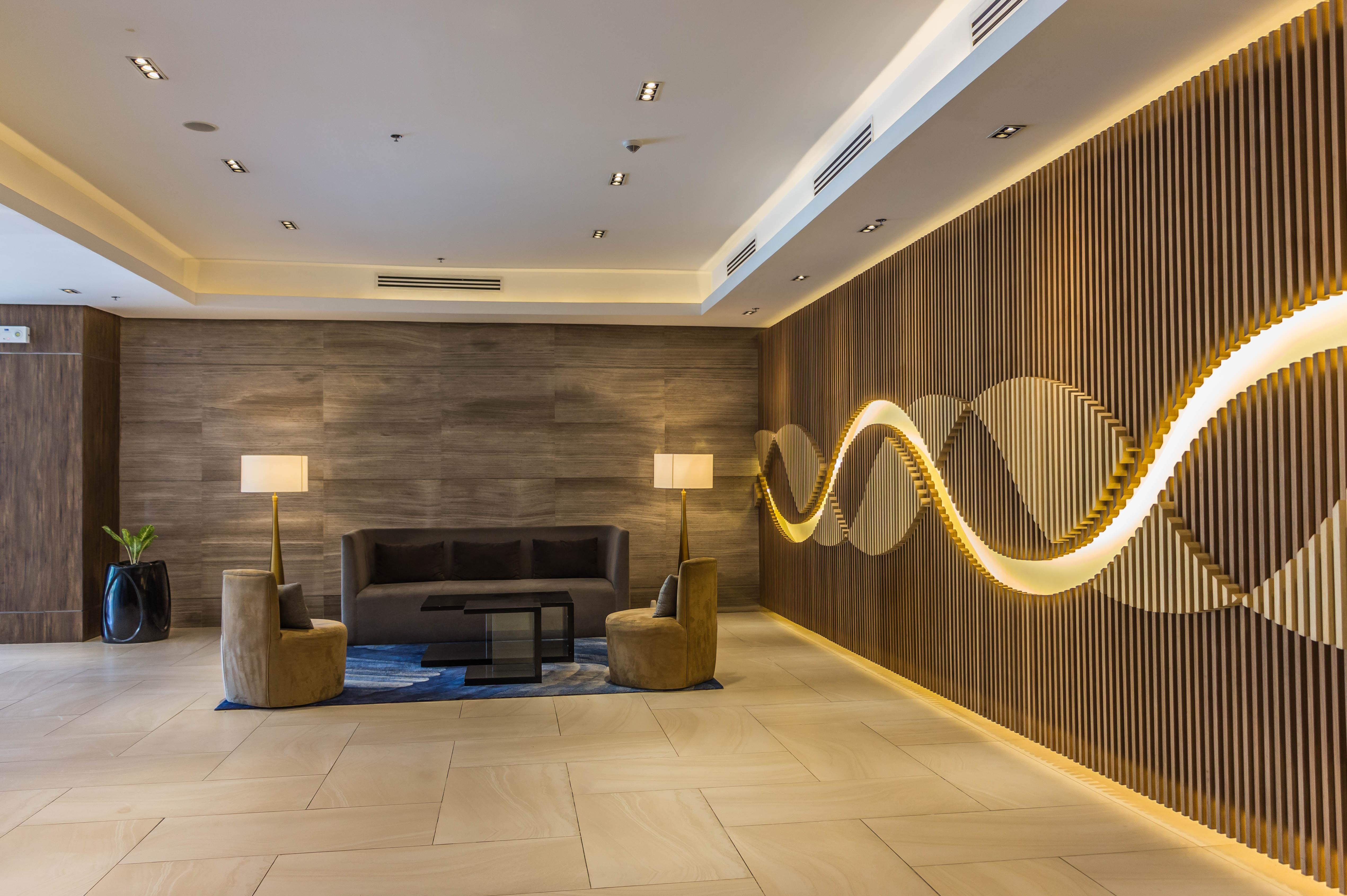 8 Newtown Boulevard * Lapu-Lapu City