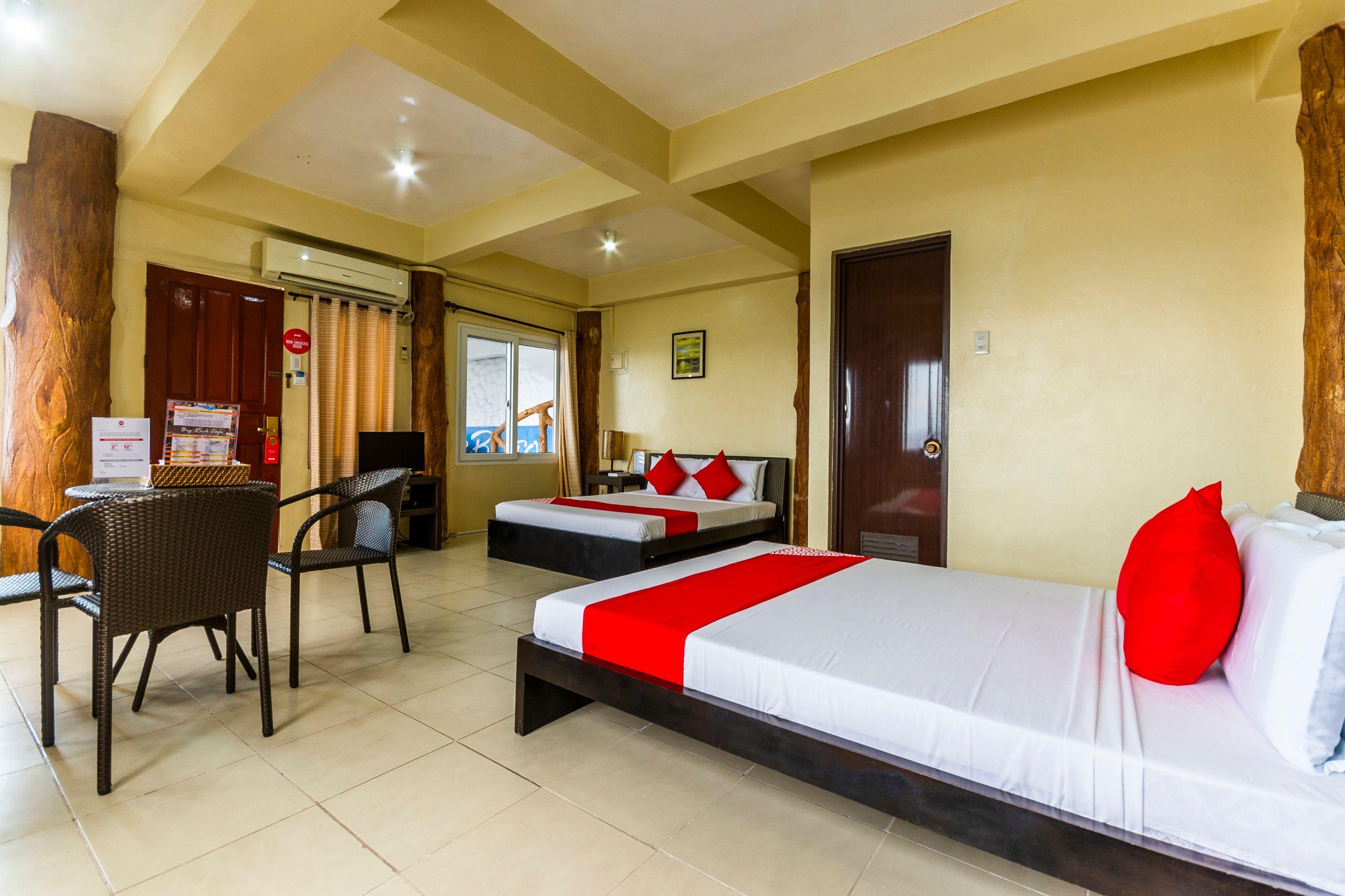 Oyo 130 Jy Crown Palace 3*