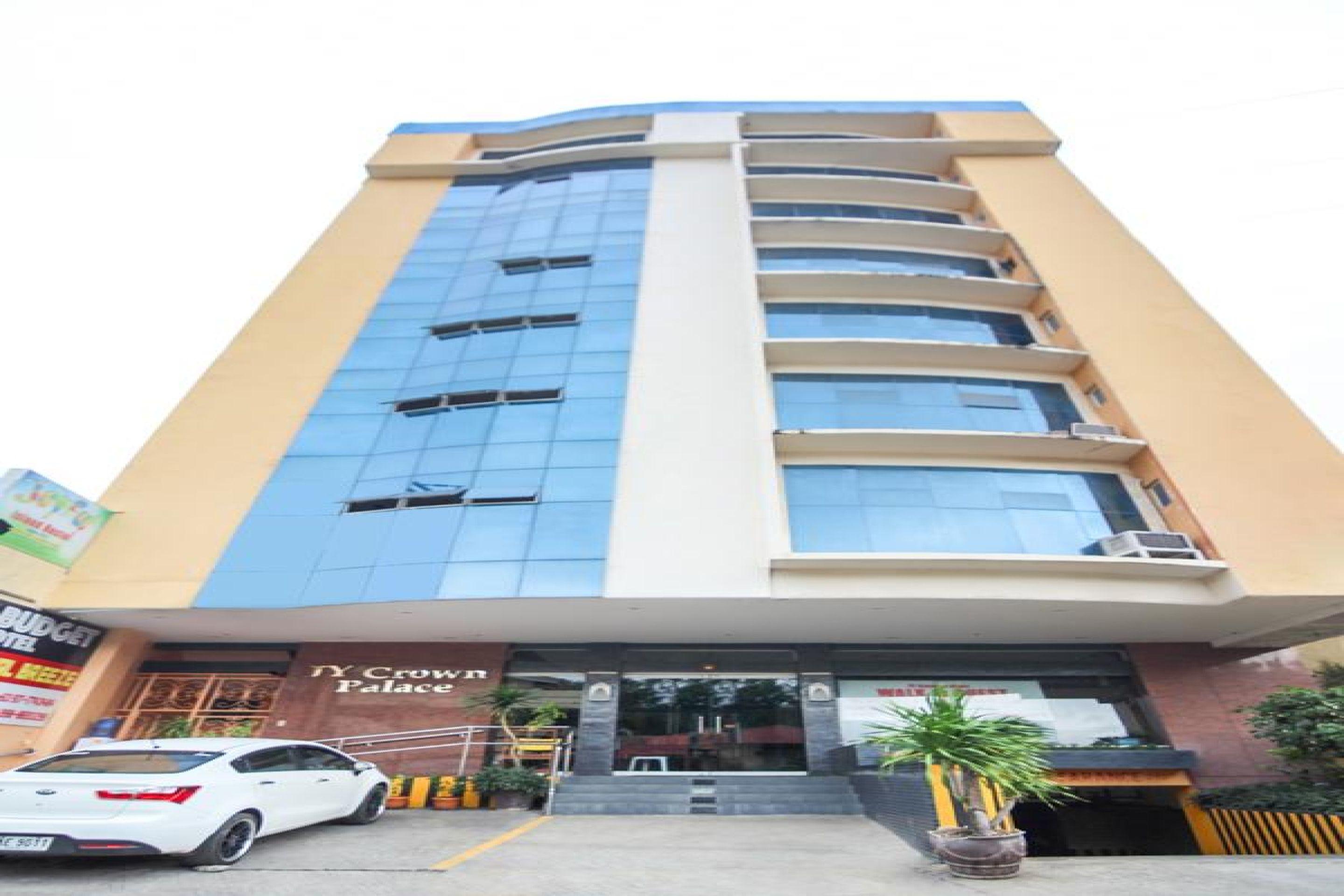 Oyo 130 Jy Crown Palace Hotel