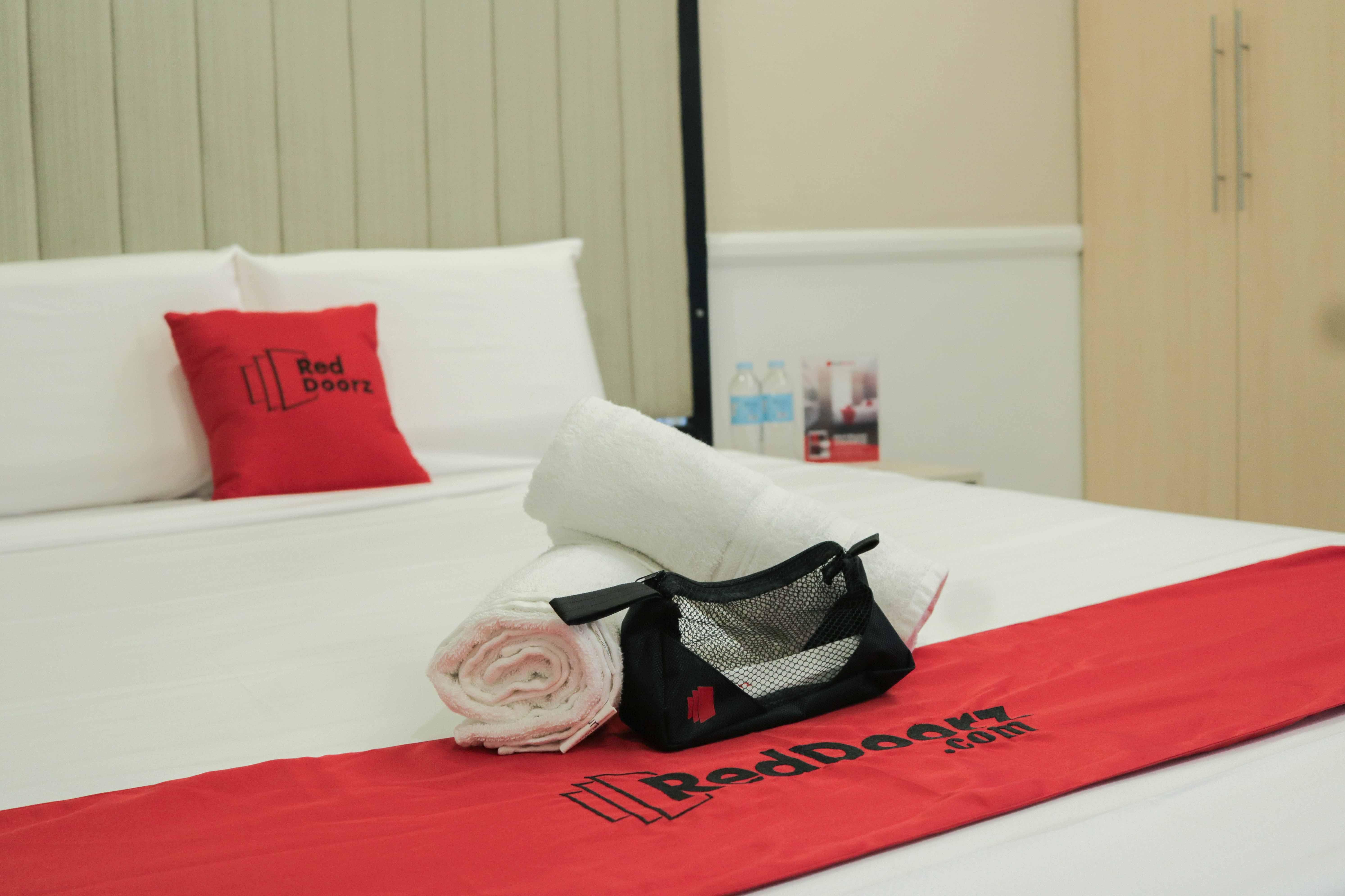 Reddoorz Premium @ Wireless Cebu Hotel