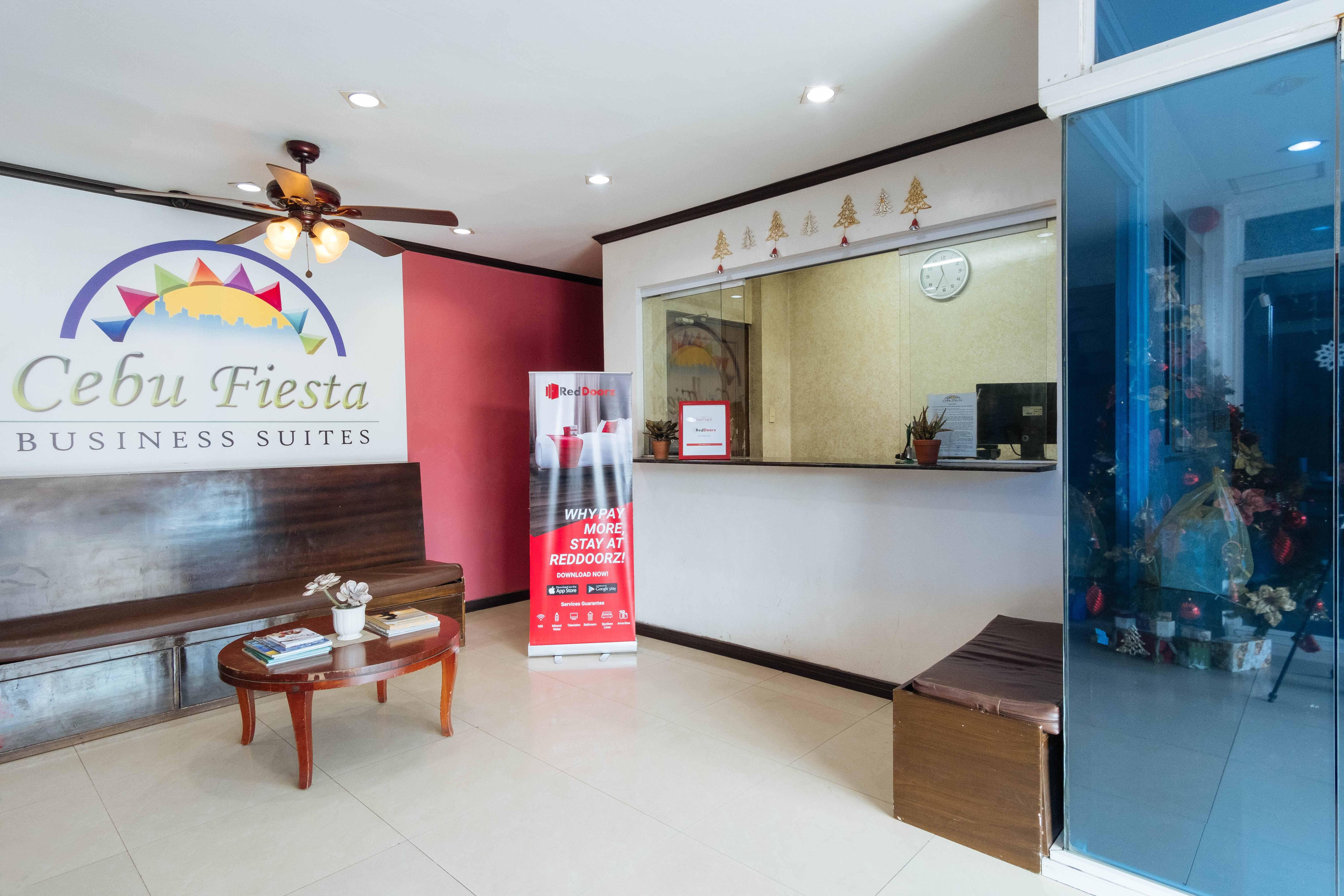 Reddoorz @ Bonifacio St Hotel