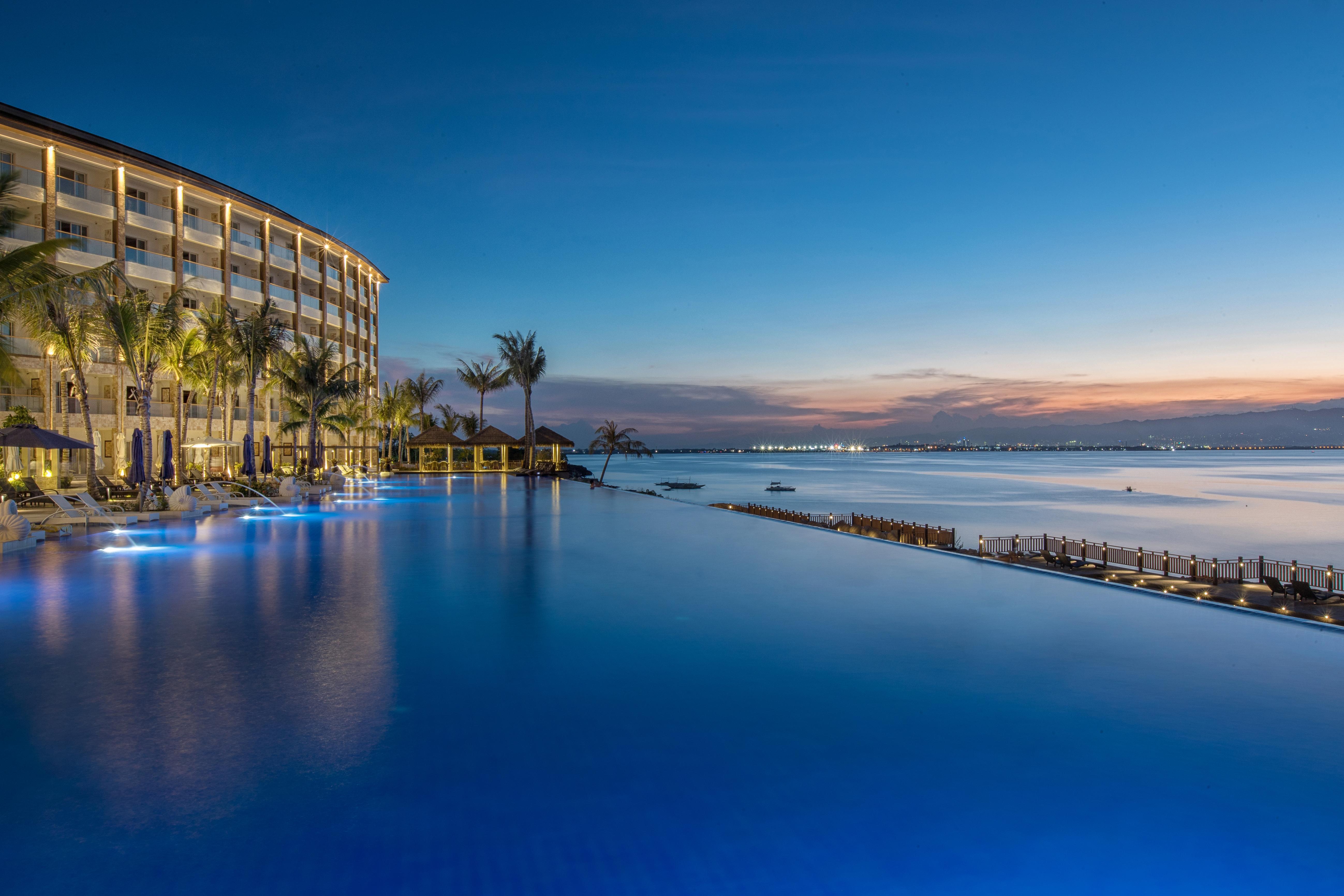 Dusit Thani Mactan Cebu Resort 5*