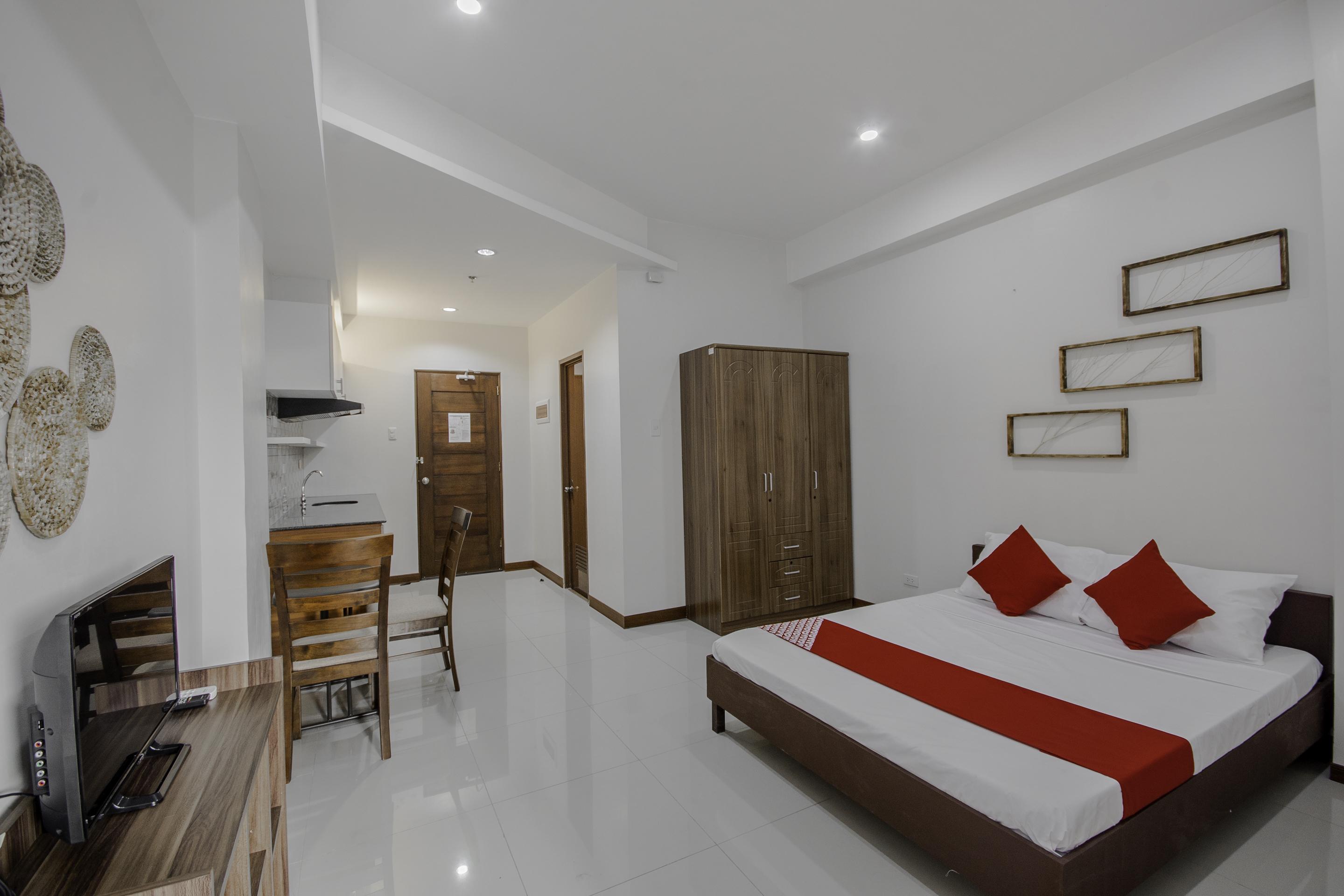 Cornerstone Manor 3*