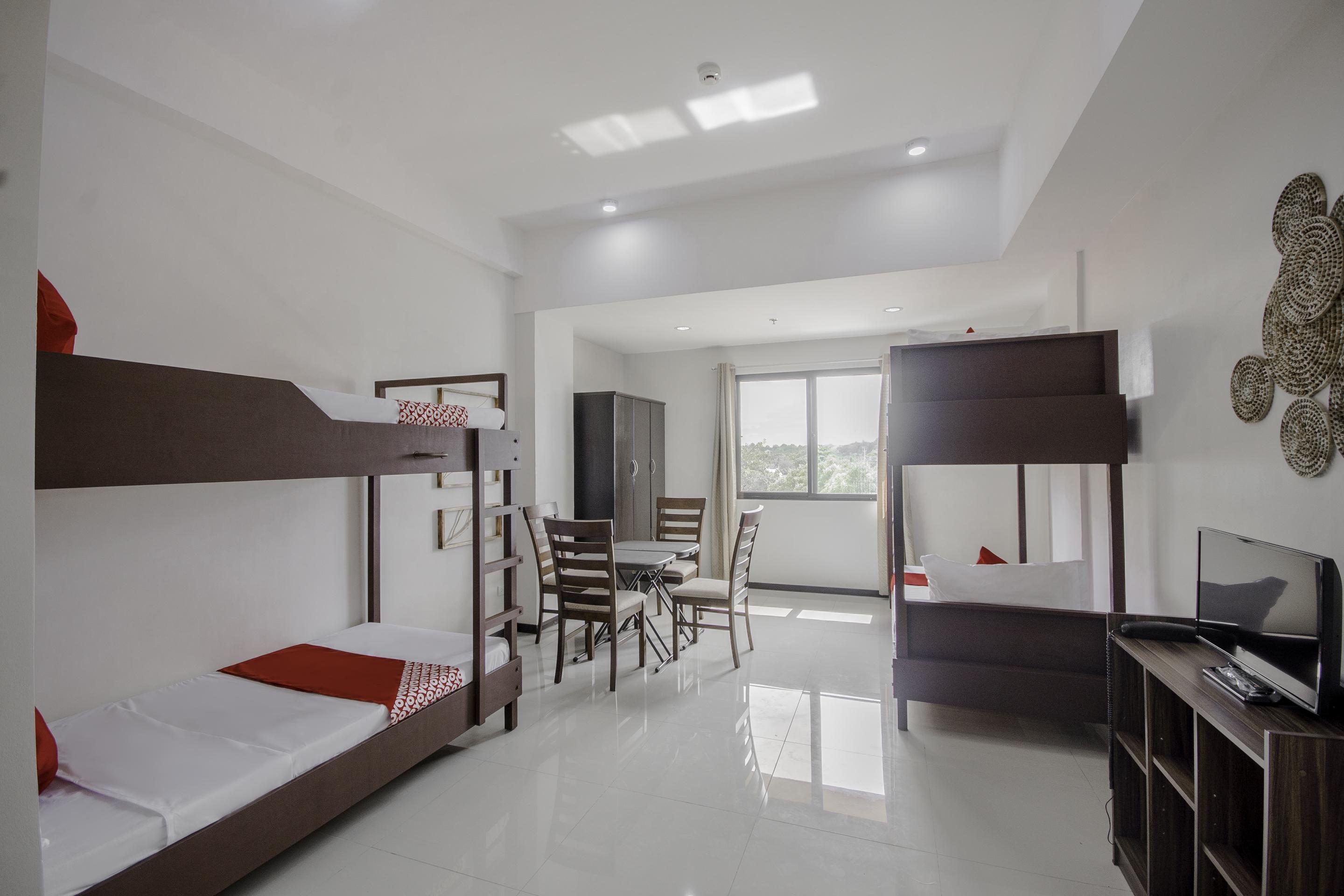 Cornerstone Manor Hotel 3*