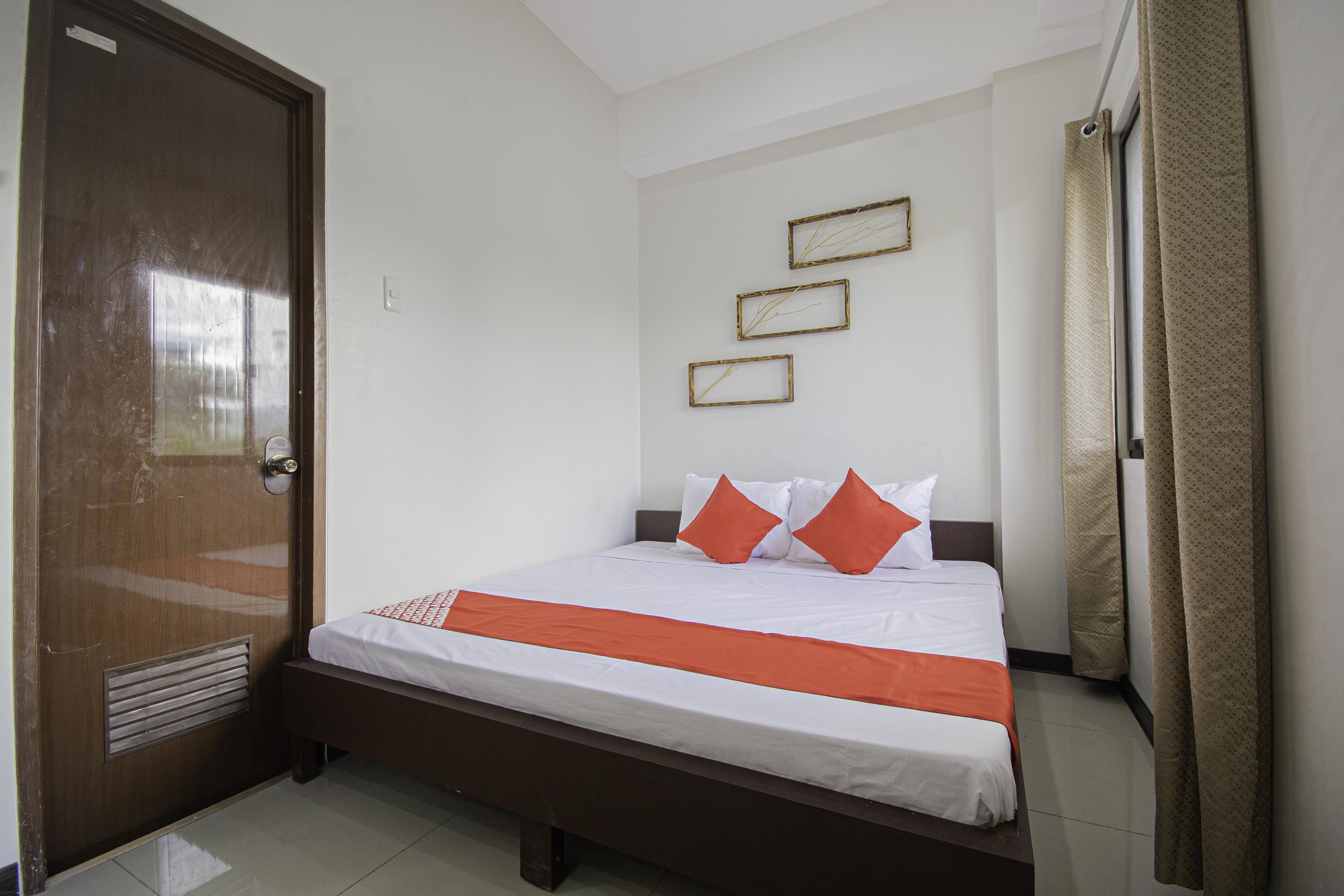 Hotel Cornerstone Manor
