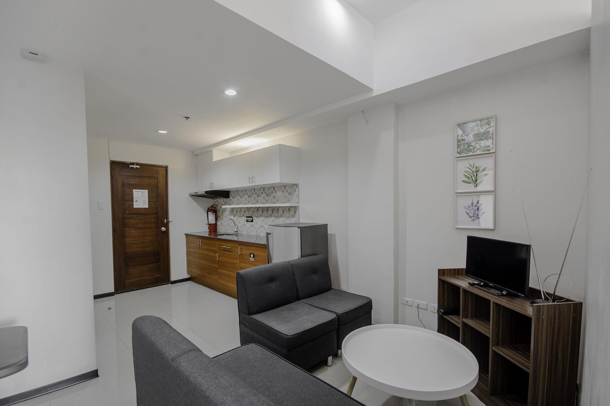 Cornerstone Manor Hotel 3*