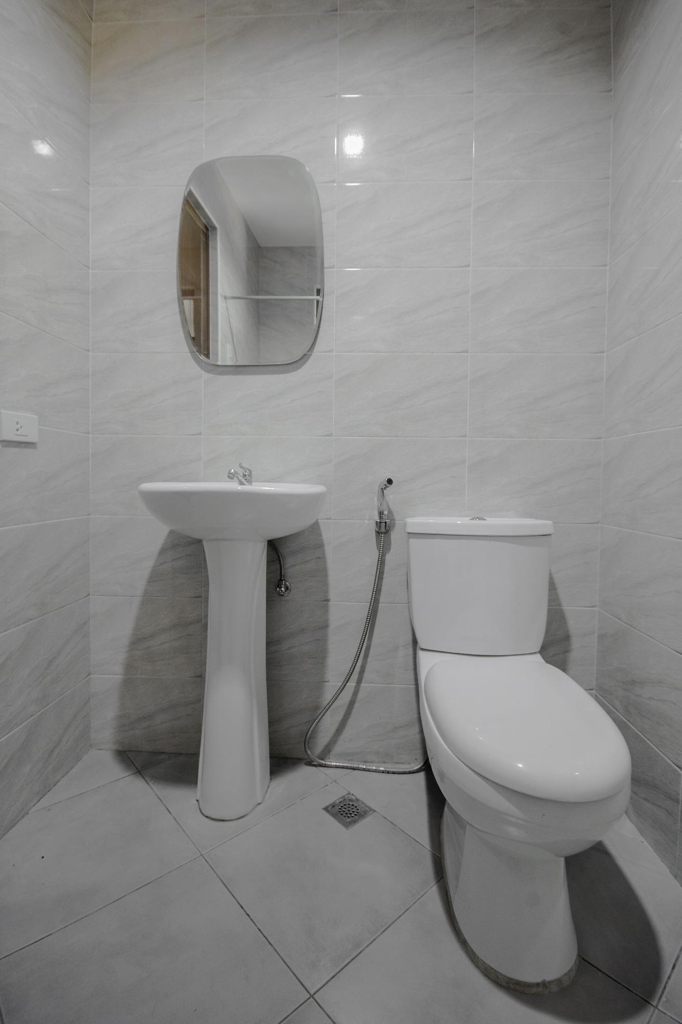 Cornerstone Manor Hotel 3*