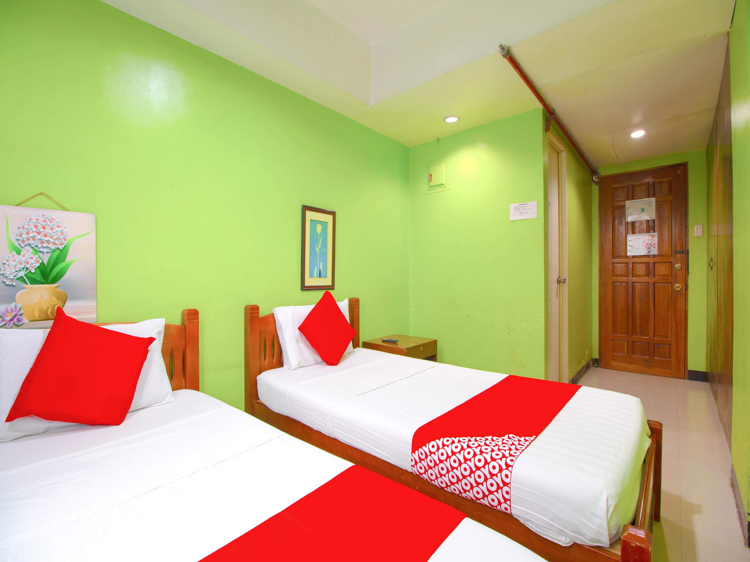 Hotel Oyo 677 Roseate Cebu