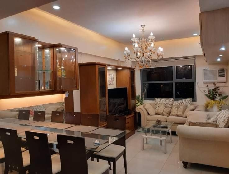 Horizons 101 Near Malls Homestay