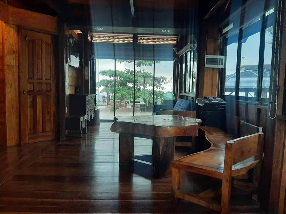 Log Cabin With Sea & Mountain View In Bahay bakasyunan Cebu