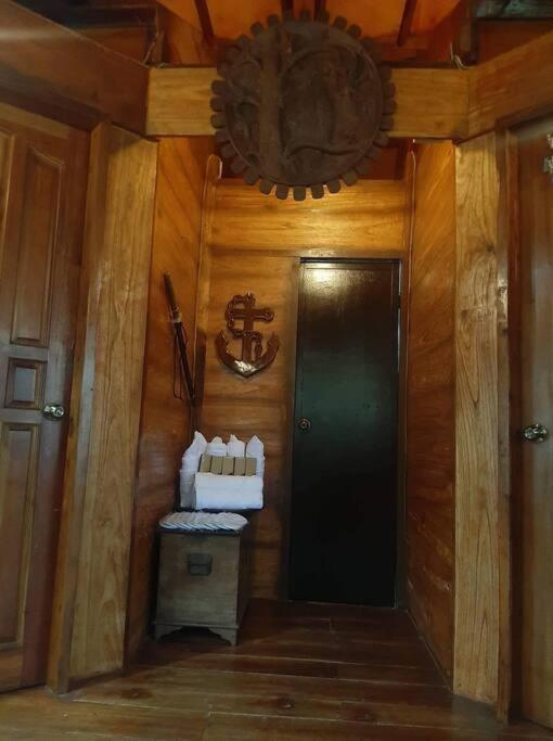 Log Cabin With Sea & Mountain View In Bahay bakasyunan *
